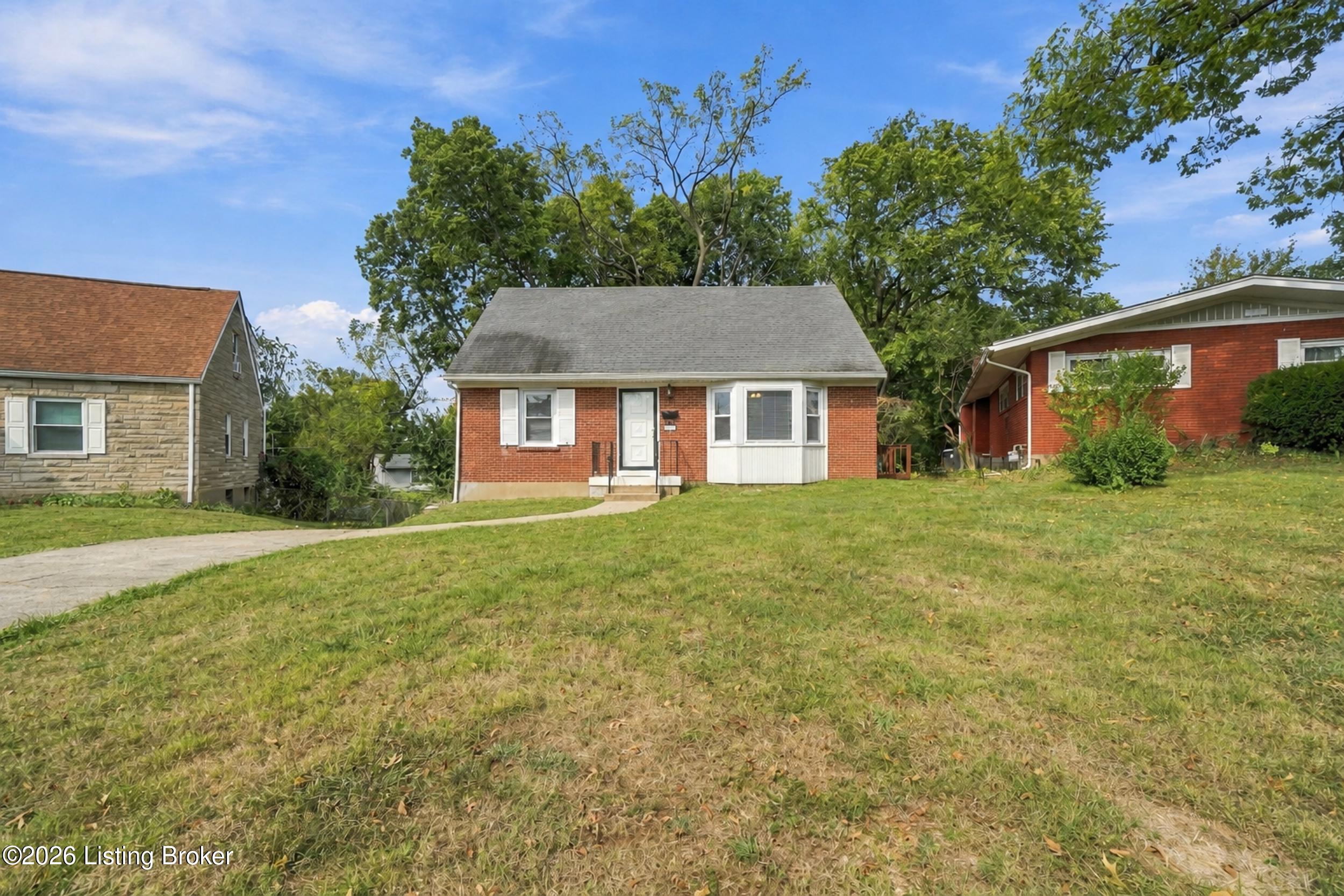 2015 Tyrone Dr Property Photo 3