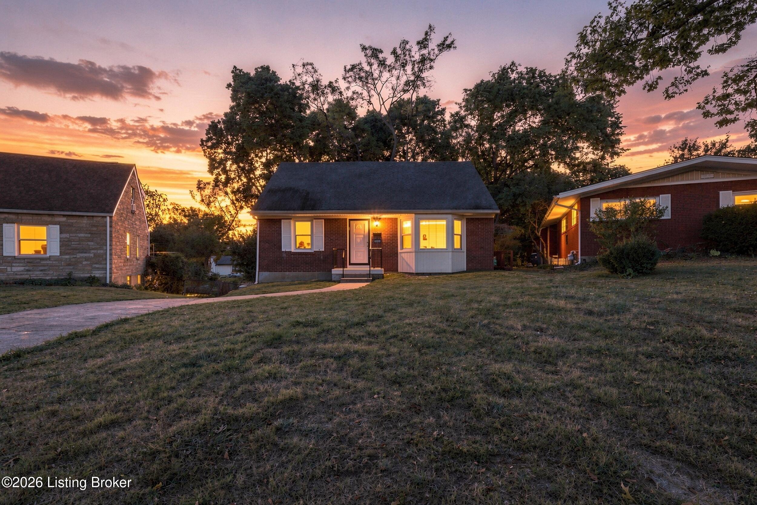 2015 Tyrone Dr Property Photo 4