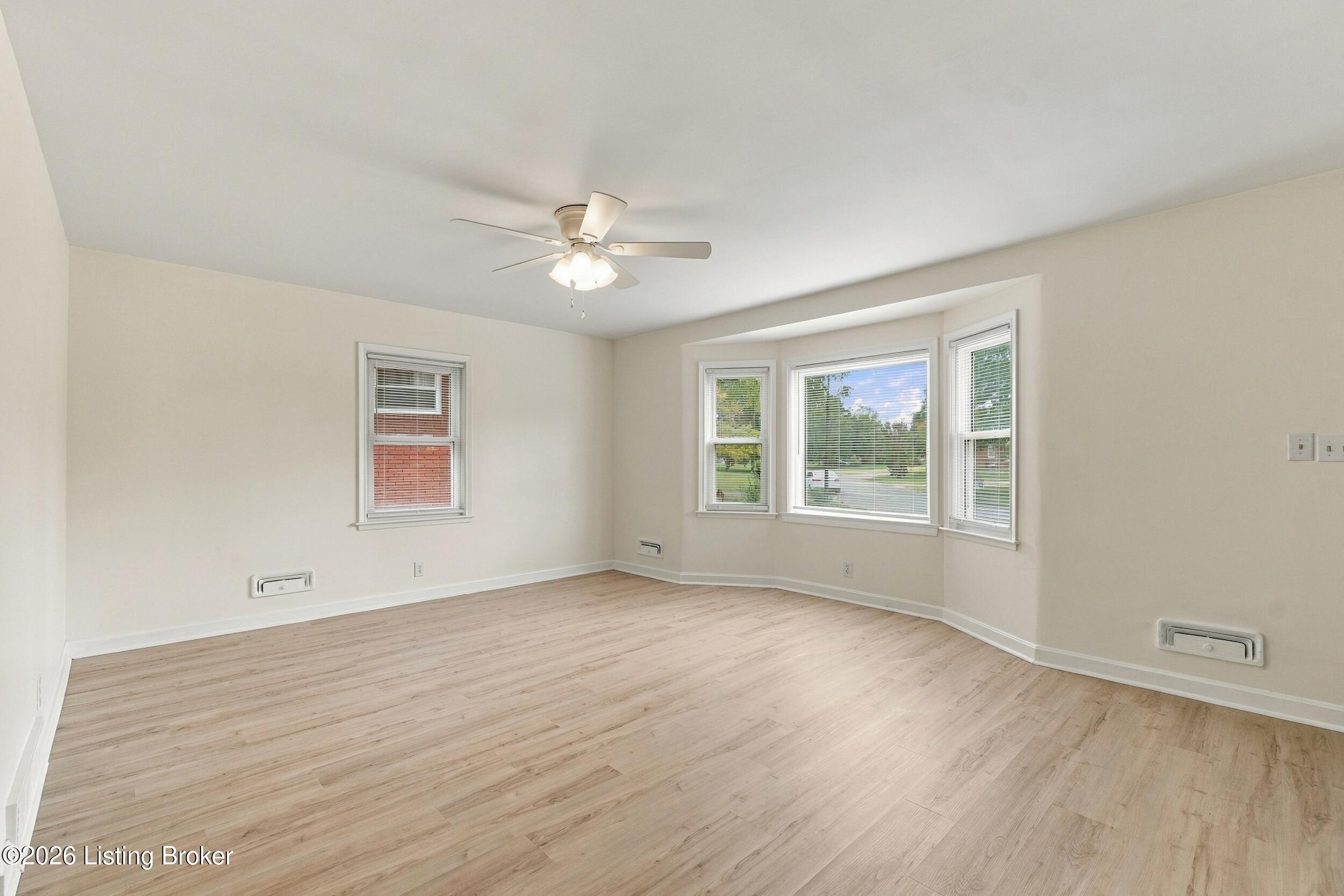 2015 Tyrone Dr Property Photo 5