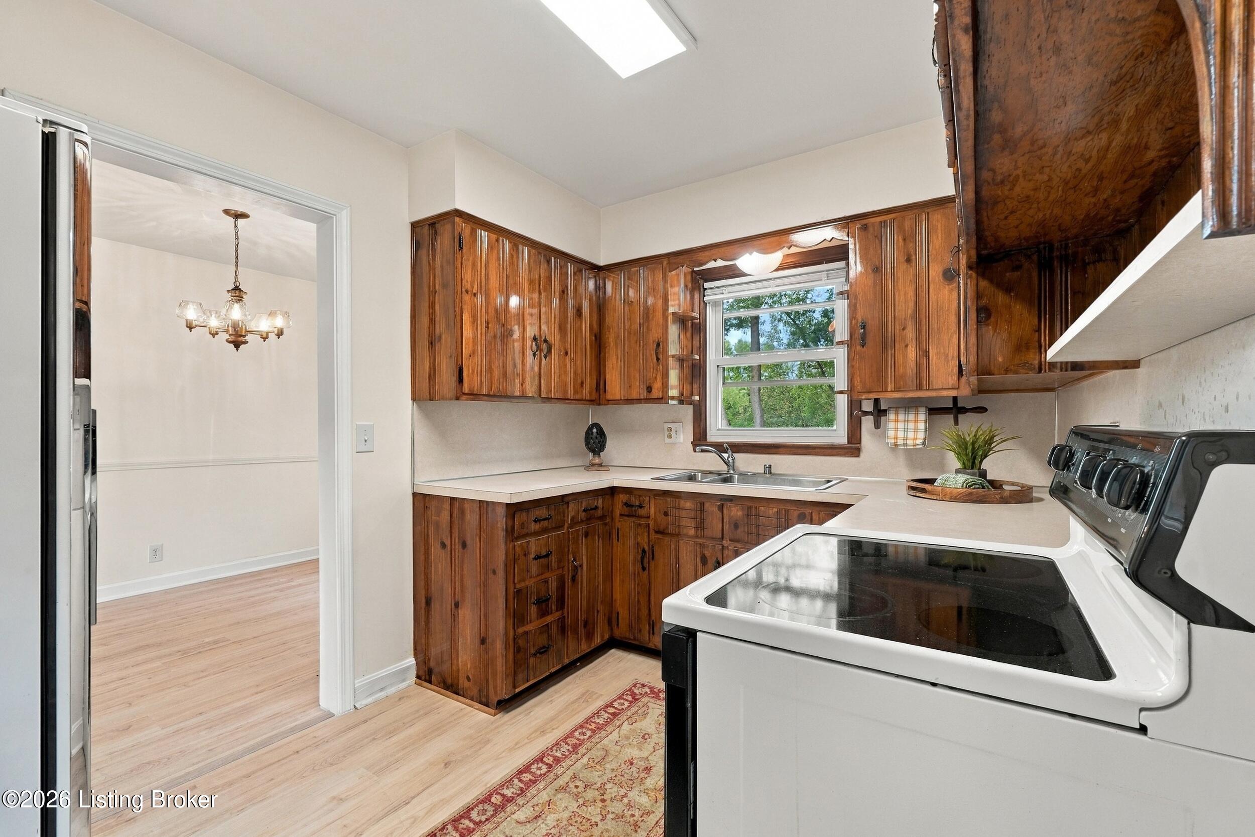 2015 Tyrone Dr Property Photo 9
