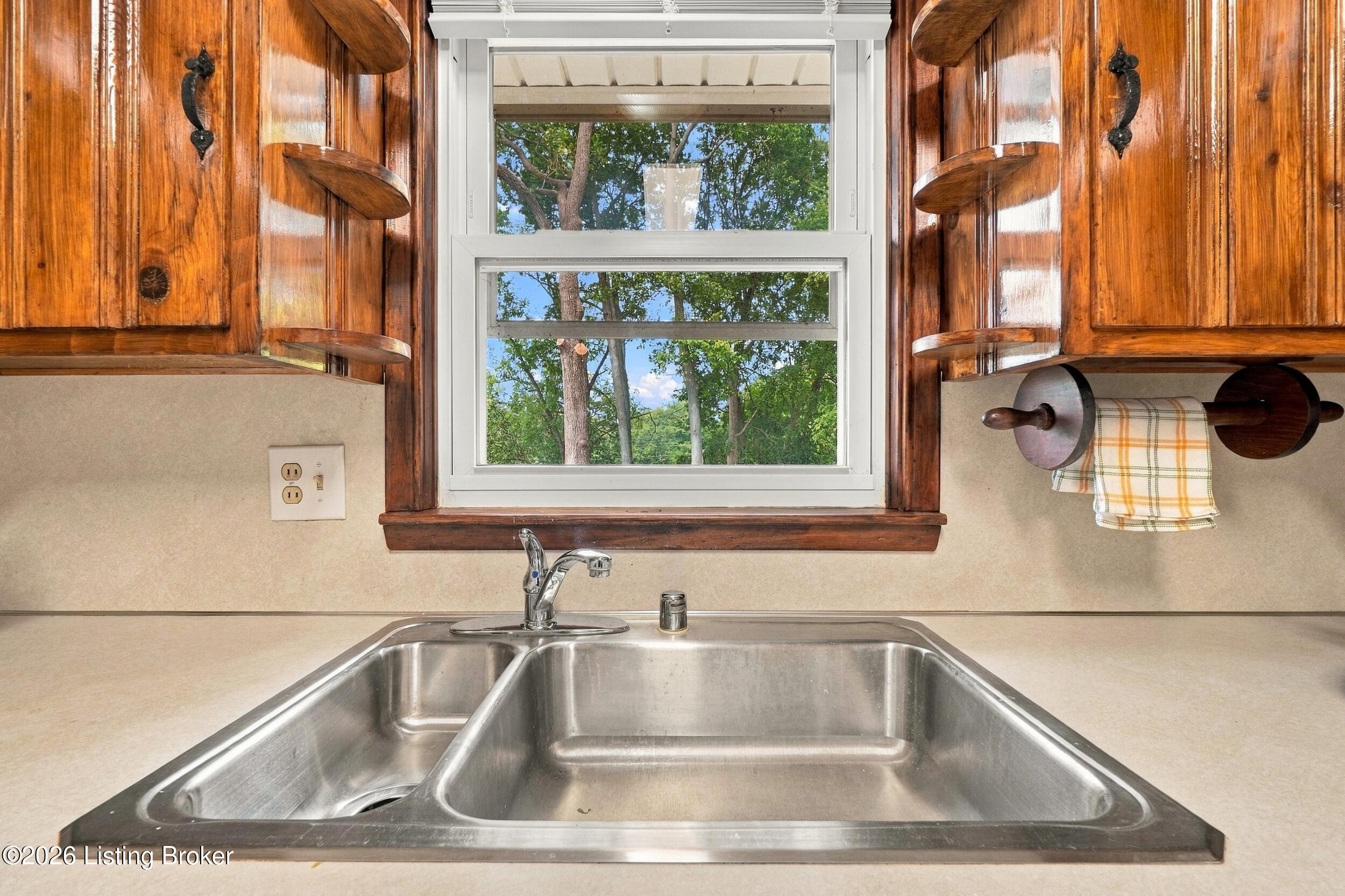 2015 Tyrone Dr Property Photo 10