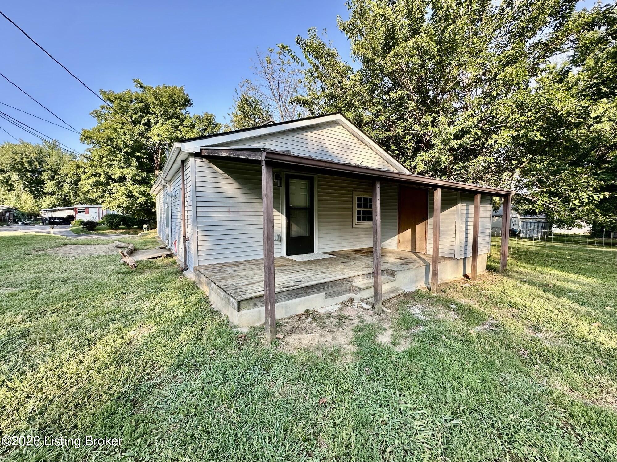 1524 Hargan St Property Photo 4