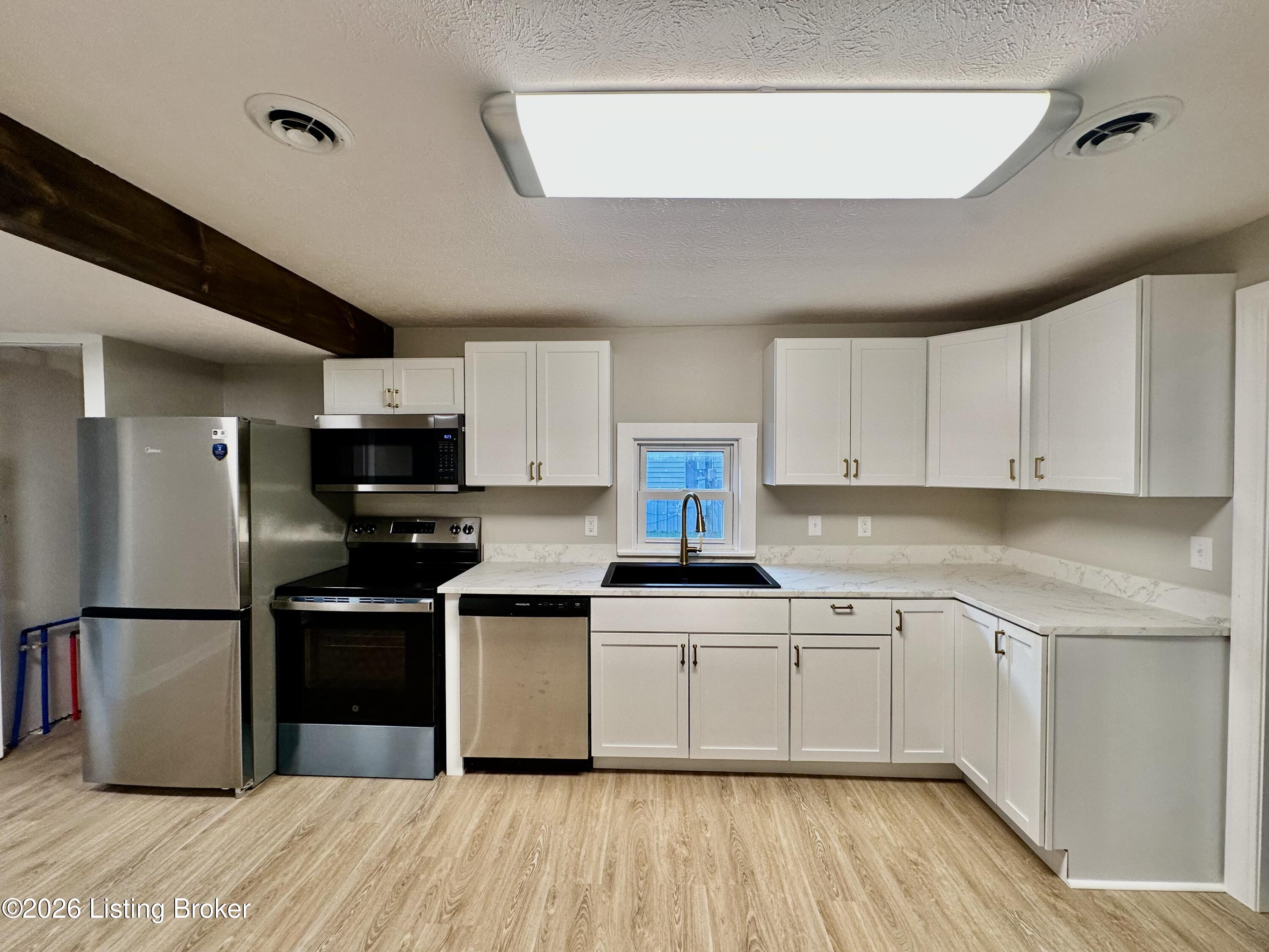 1524 Hargan St Property Photo 15