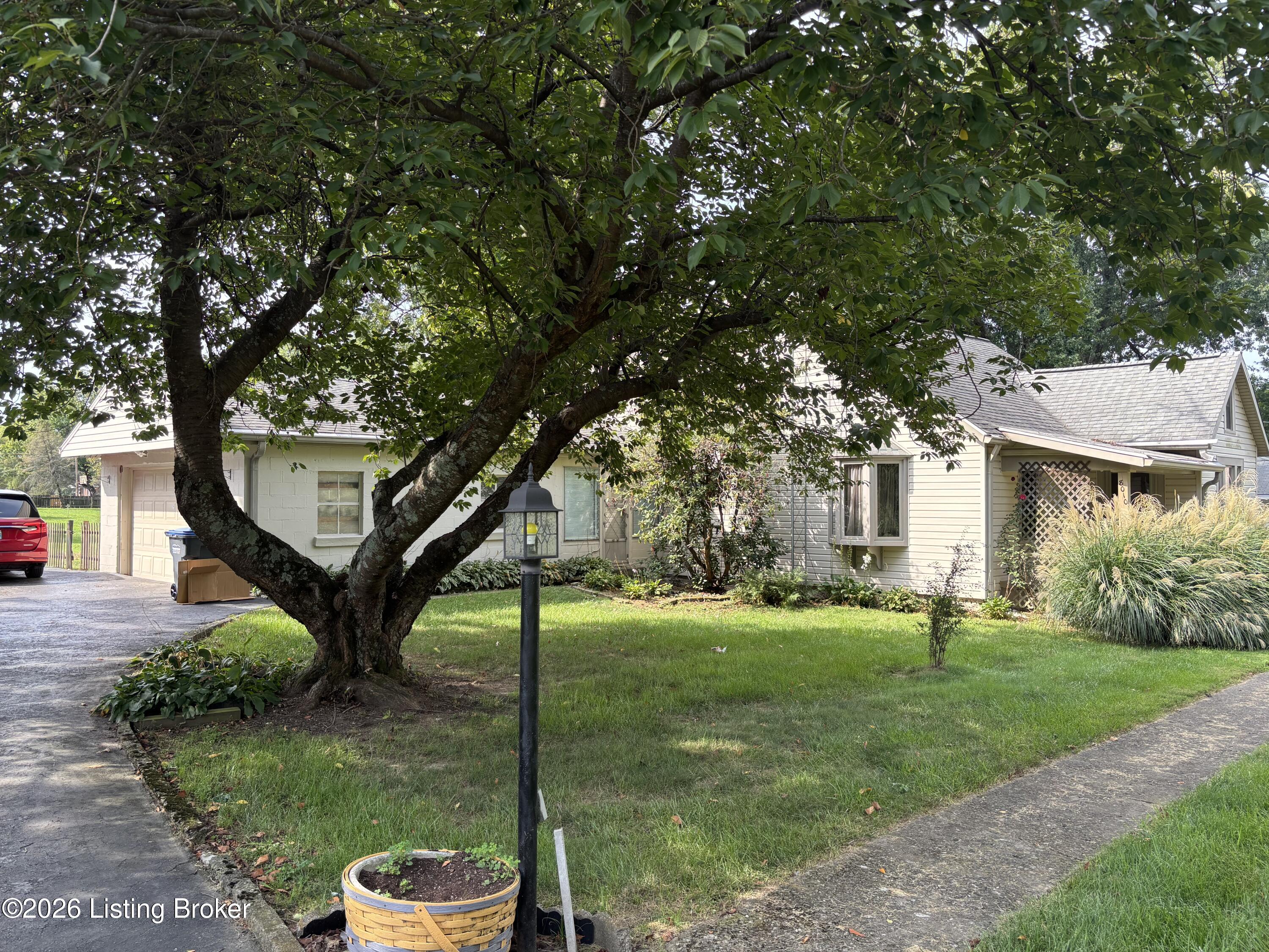 8010 Ferndale Rd Property Photo 2