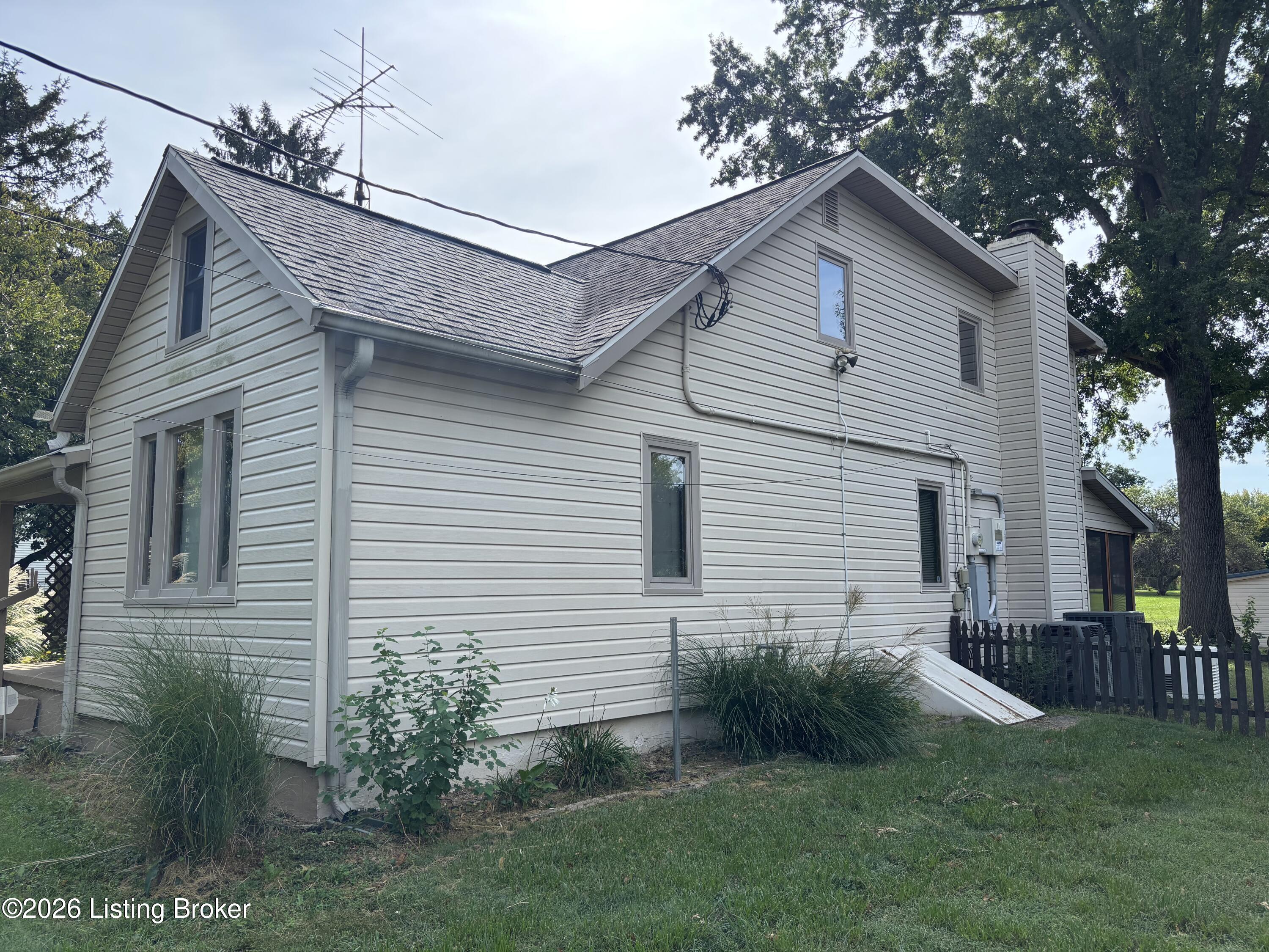 8010 Ferndale Rd Property Photo 6