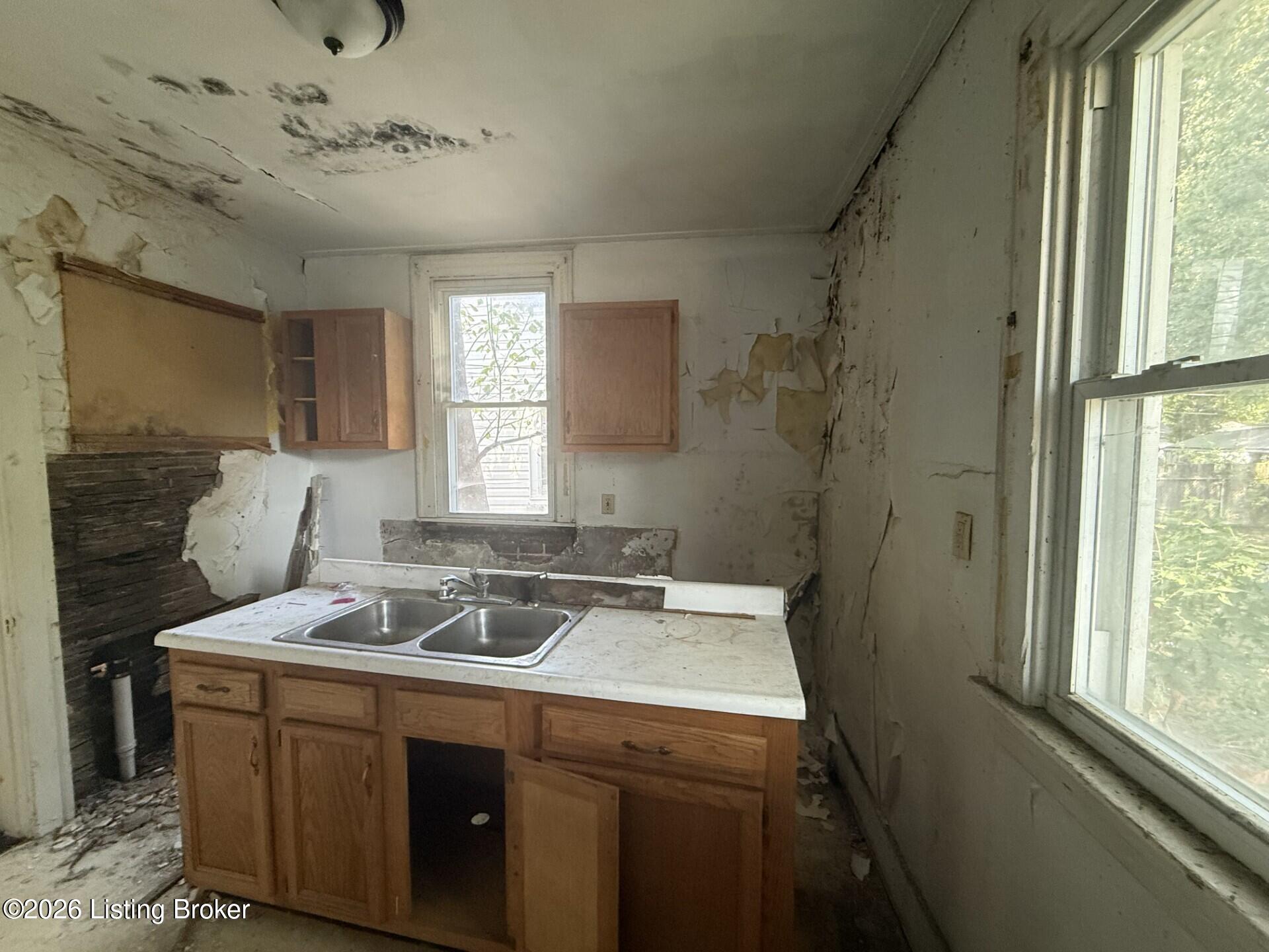 835 S 41st St Property Photo 23