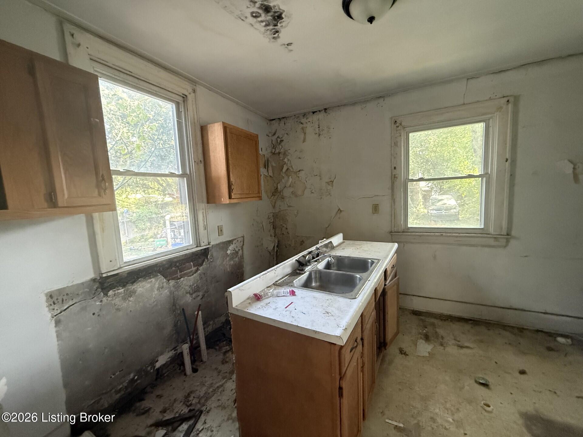 835 S 41st St Property Photo 24