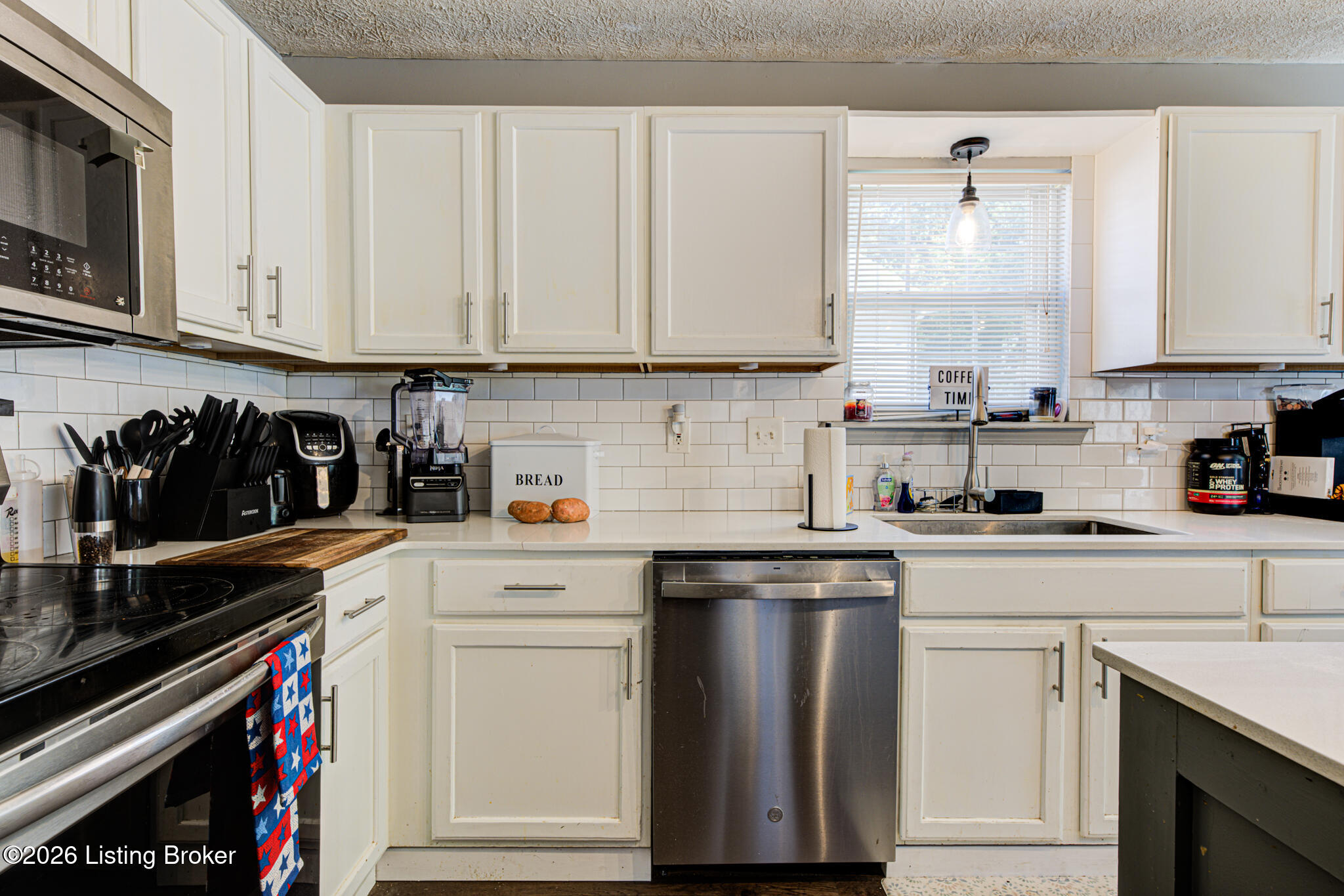 6514 Bridleview Cir Property Photo 11