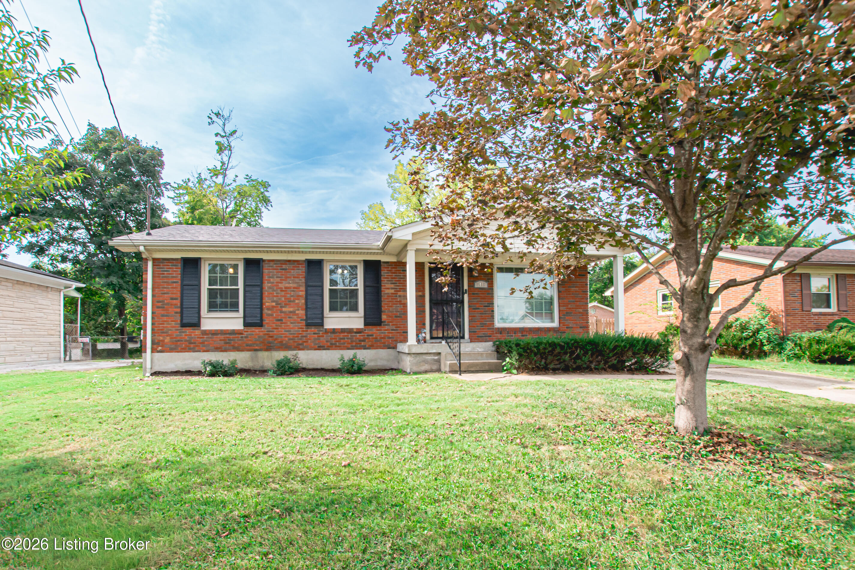3406 Pineland Dr Property Photo 1