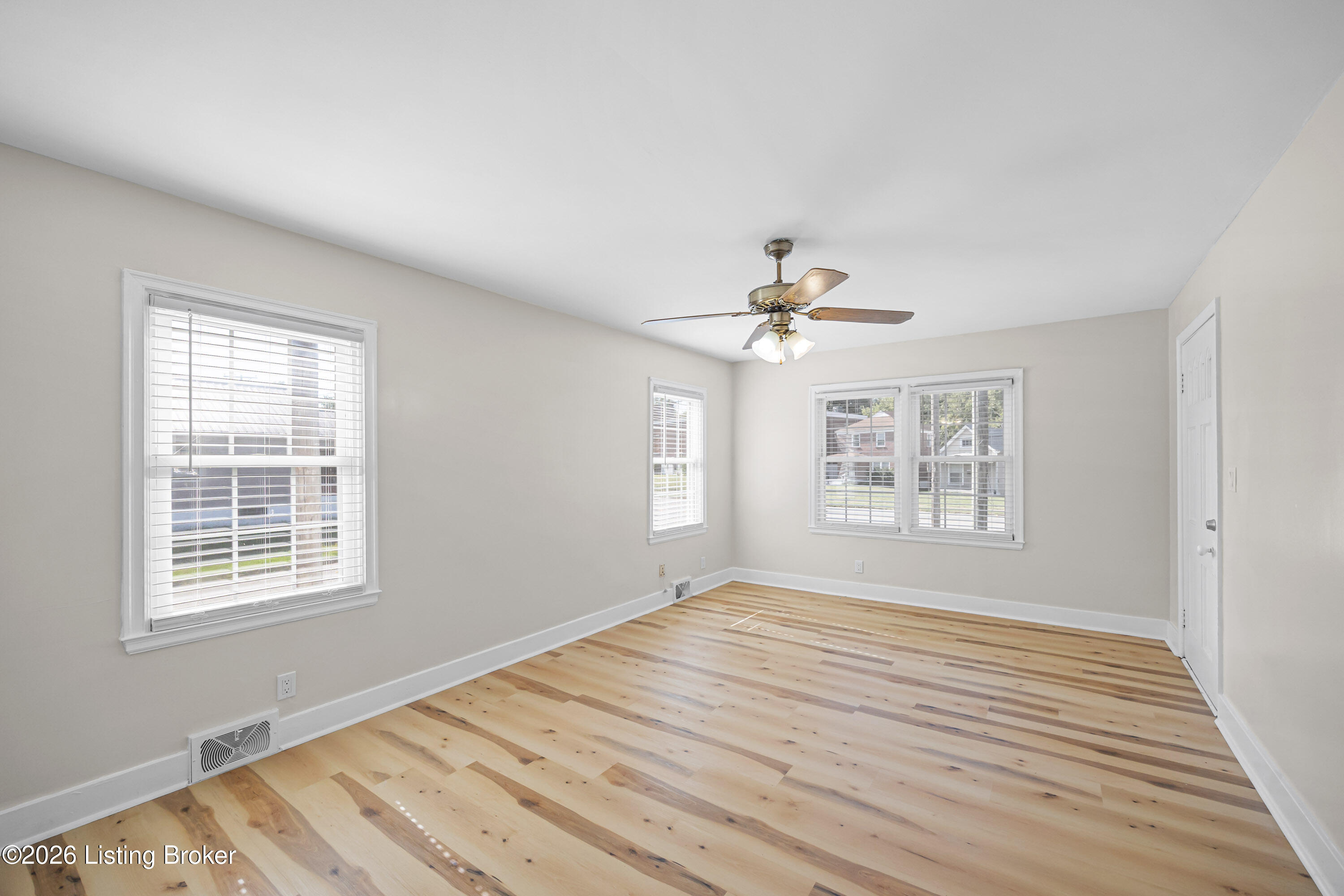 3237 Taylor Blvd Property Photo 4
