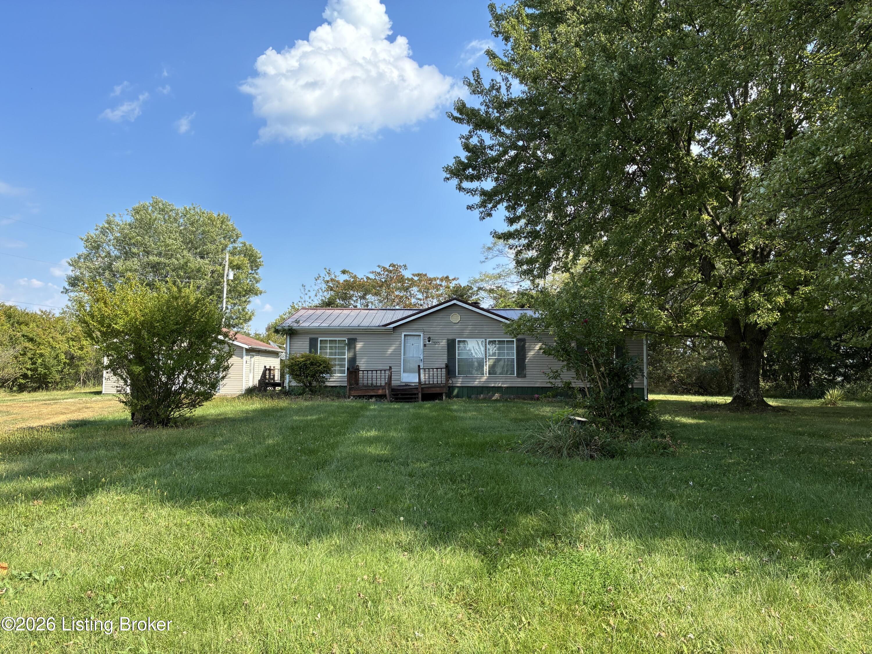 5215 W Hwy 42 Property Photo 2