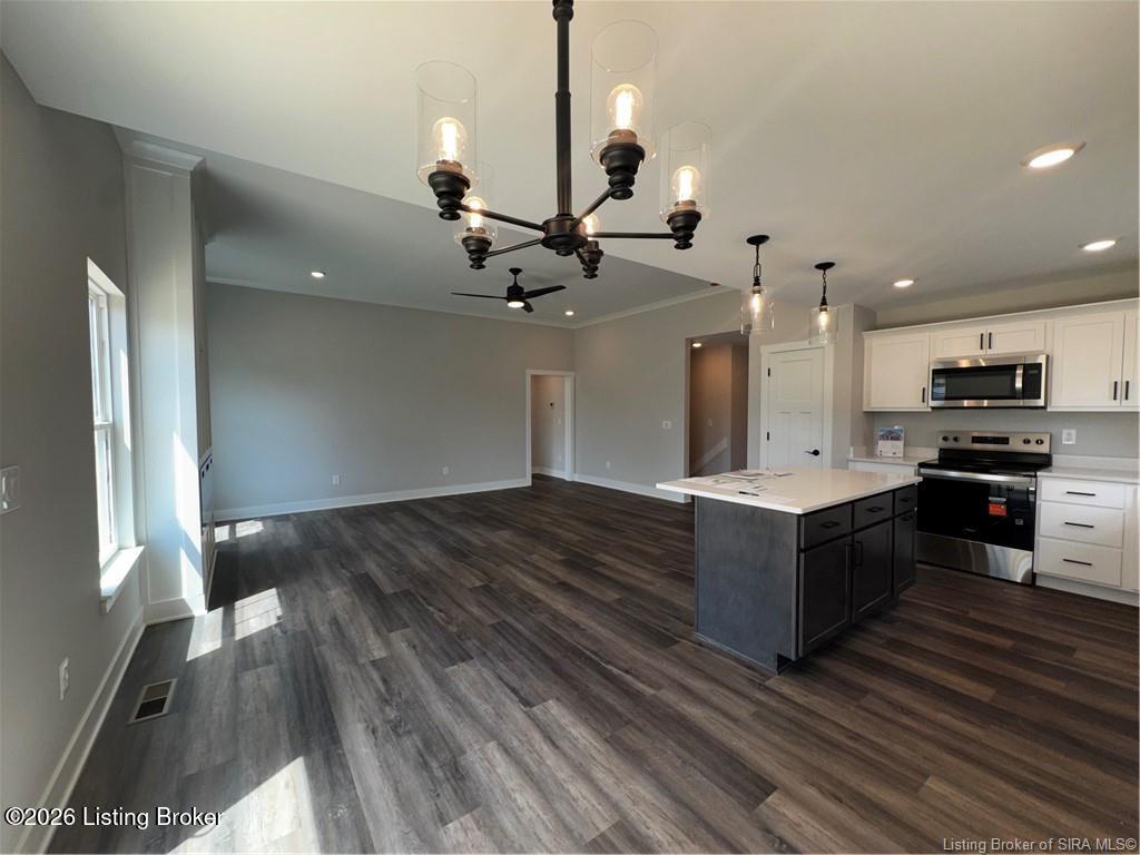 2767 Abby Wds Dr Property Photo 4