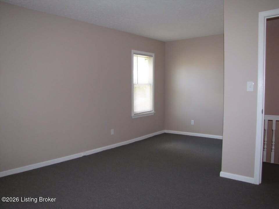 214 W Collins Ct Property Photo 5