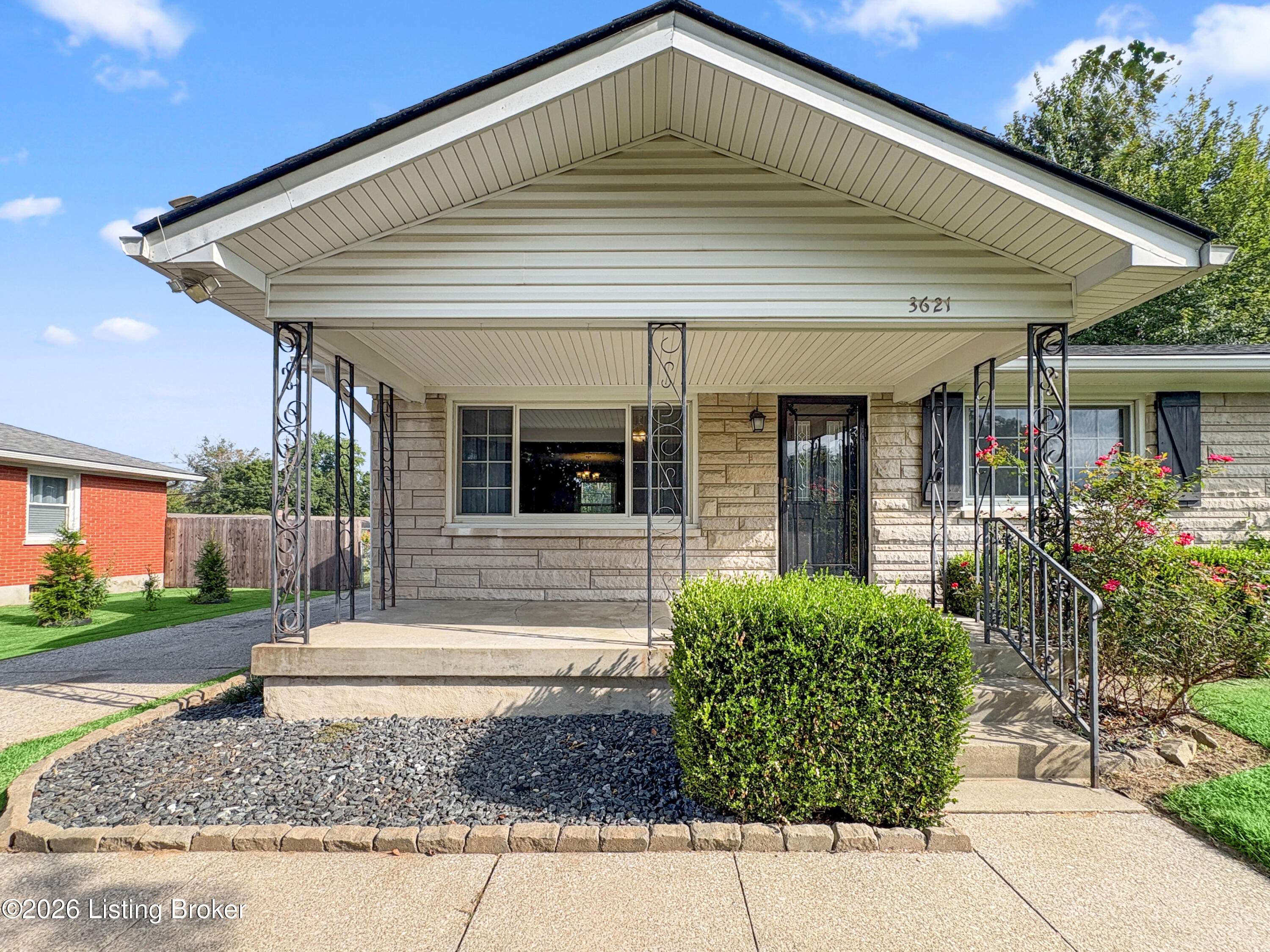 3621 Brendenwood Rd Property Photo 2