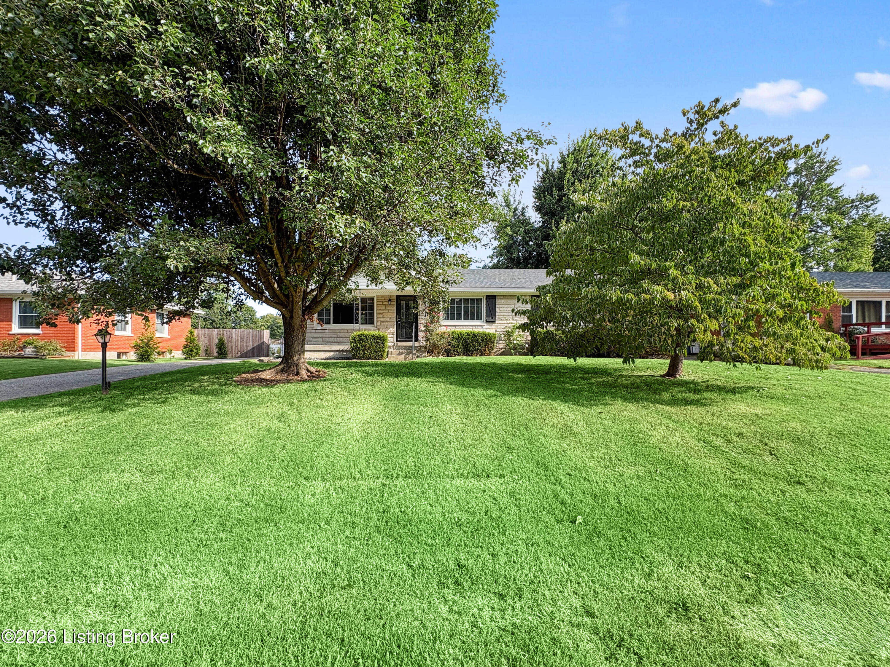 3621 Brendenwood Rd Property Photo 3