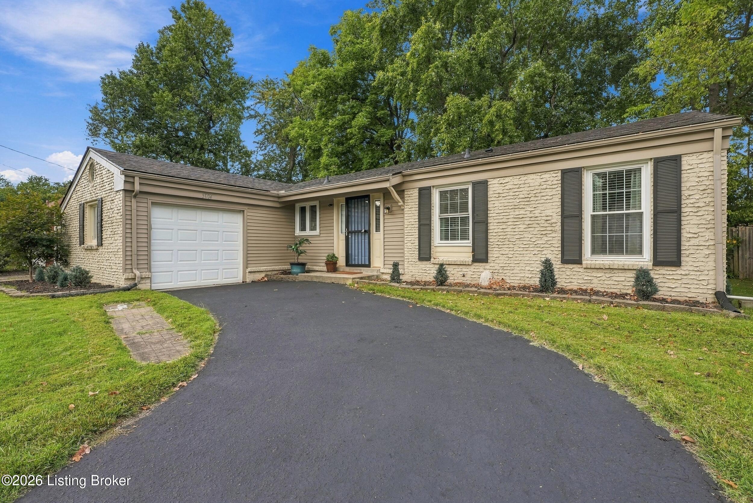 3804 Glenwillow Way Property Photo 4