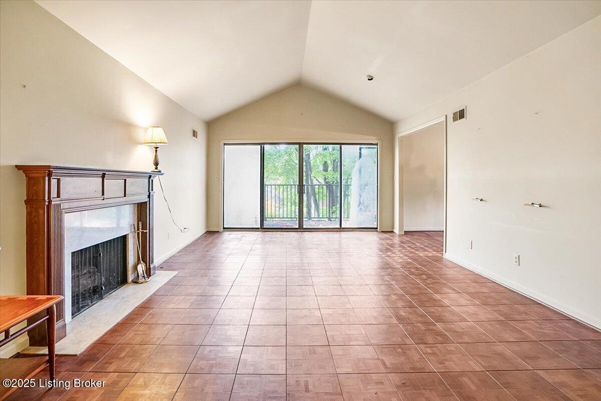 2500 Glenmary Ave Apt 303 Property Photo 1