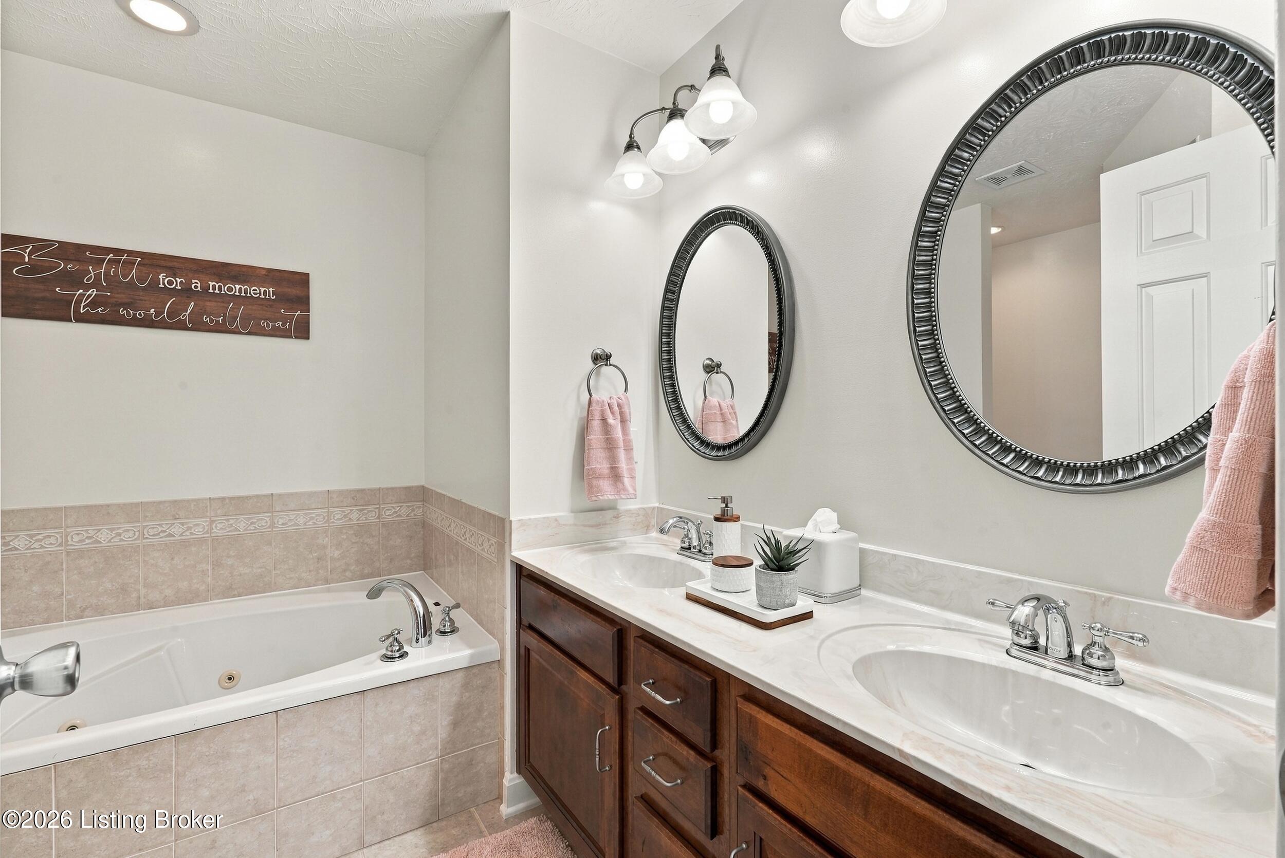 307 Pine View Ct Property Photo 18