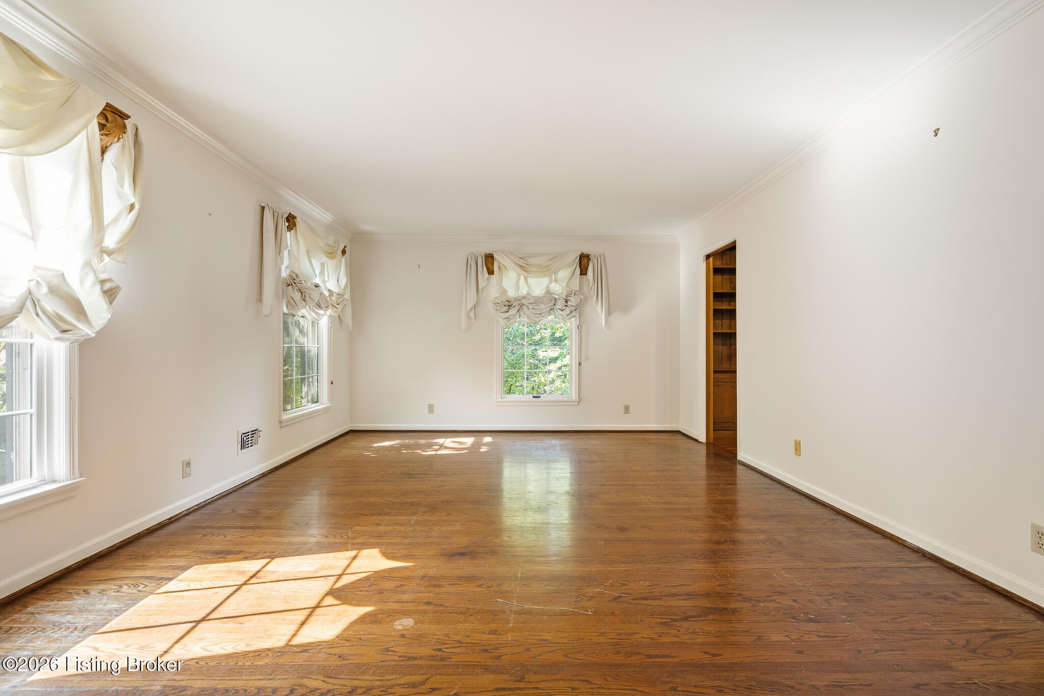 6300 Shadow Wood Ct Property Photo 16