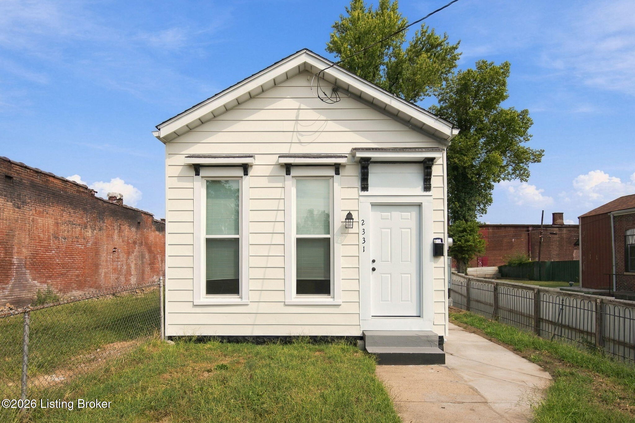 2331 W Market St Property Photo 1