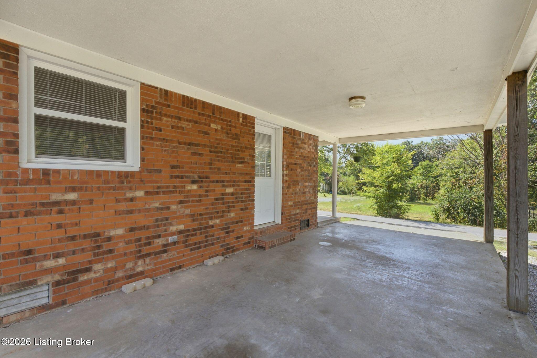 209 Goff Dr Property Photo 2