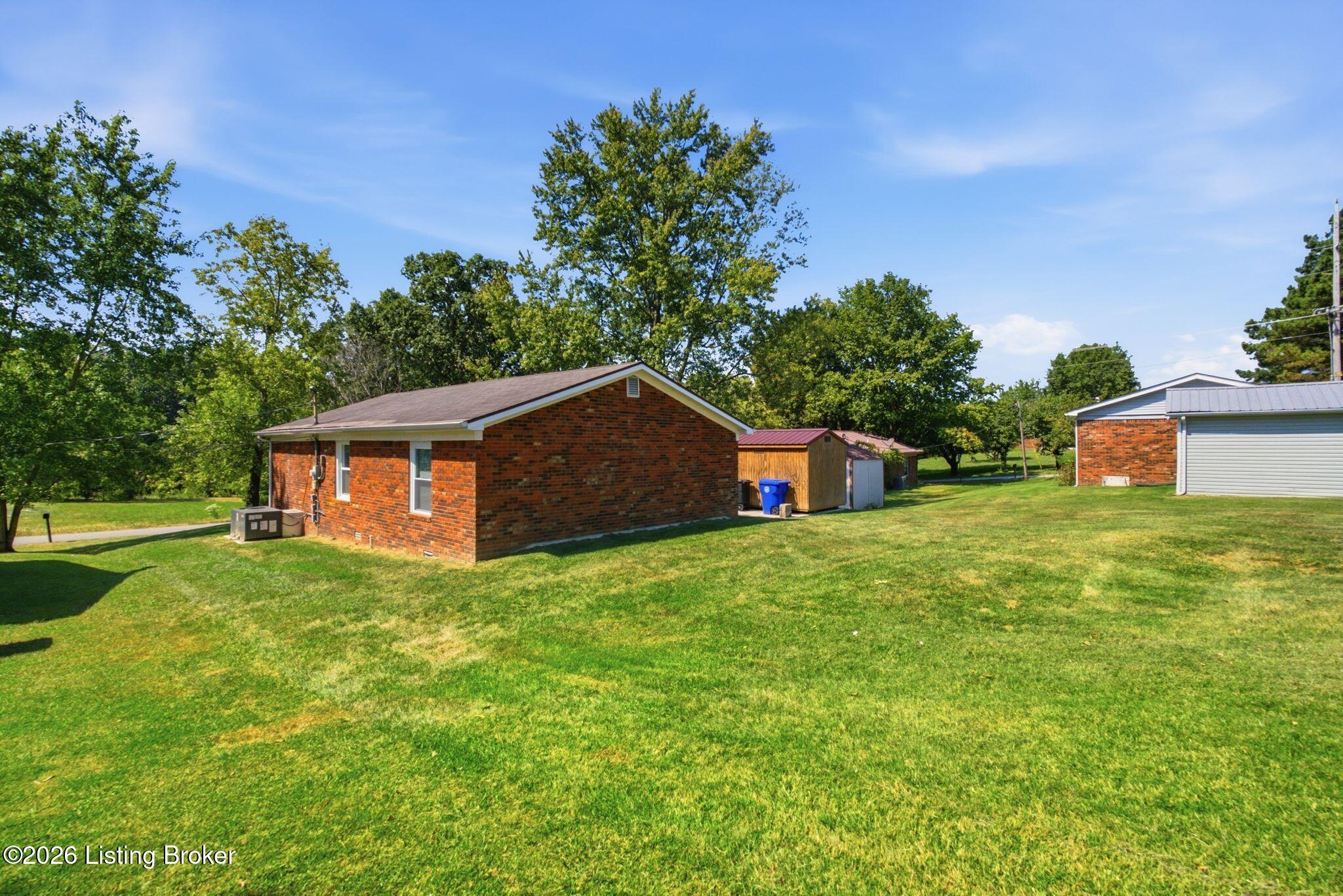 209 Goff Dr Property Photo 8