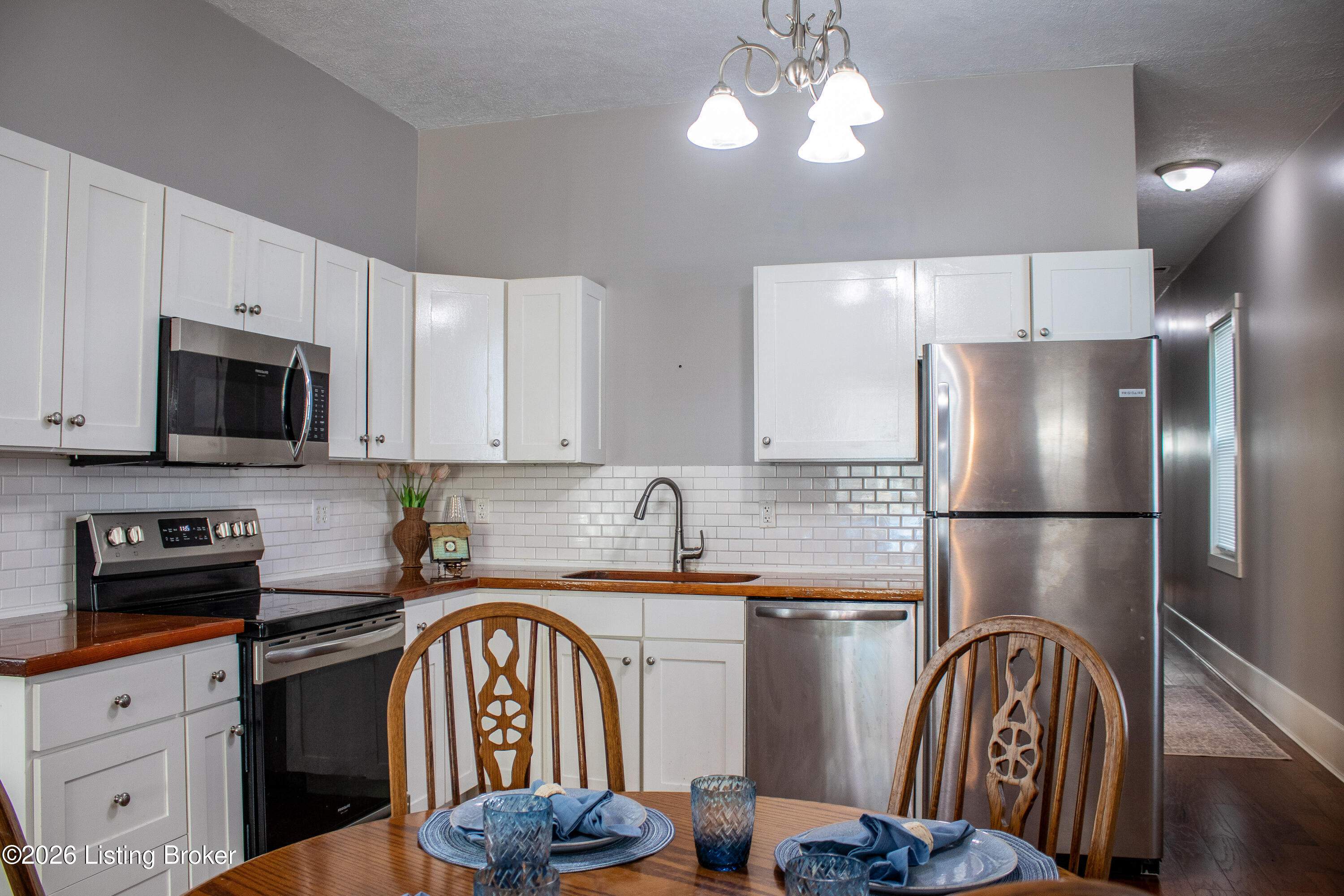 468 E Brandeis Ave Property Photo 8