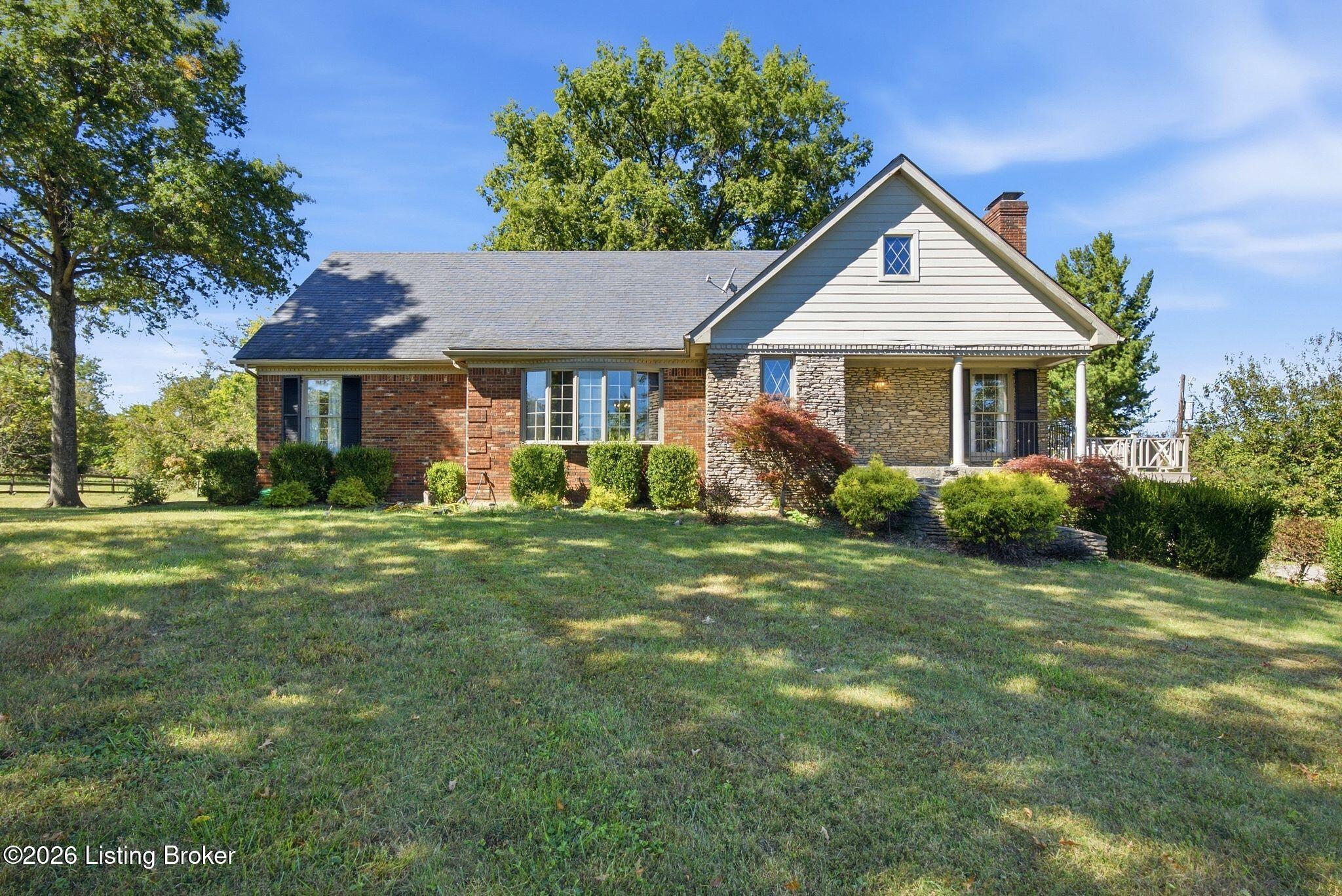 2100 Walnut Rd Property Photo 1