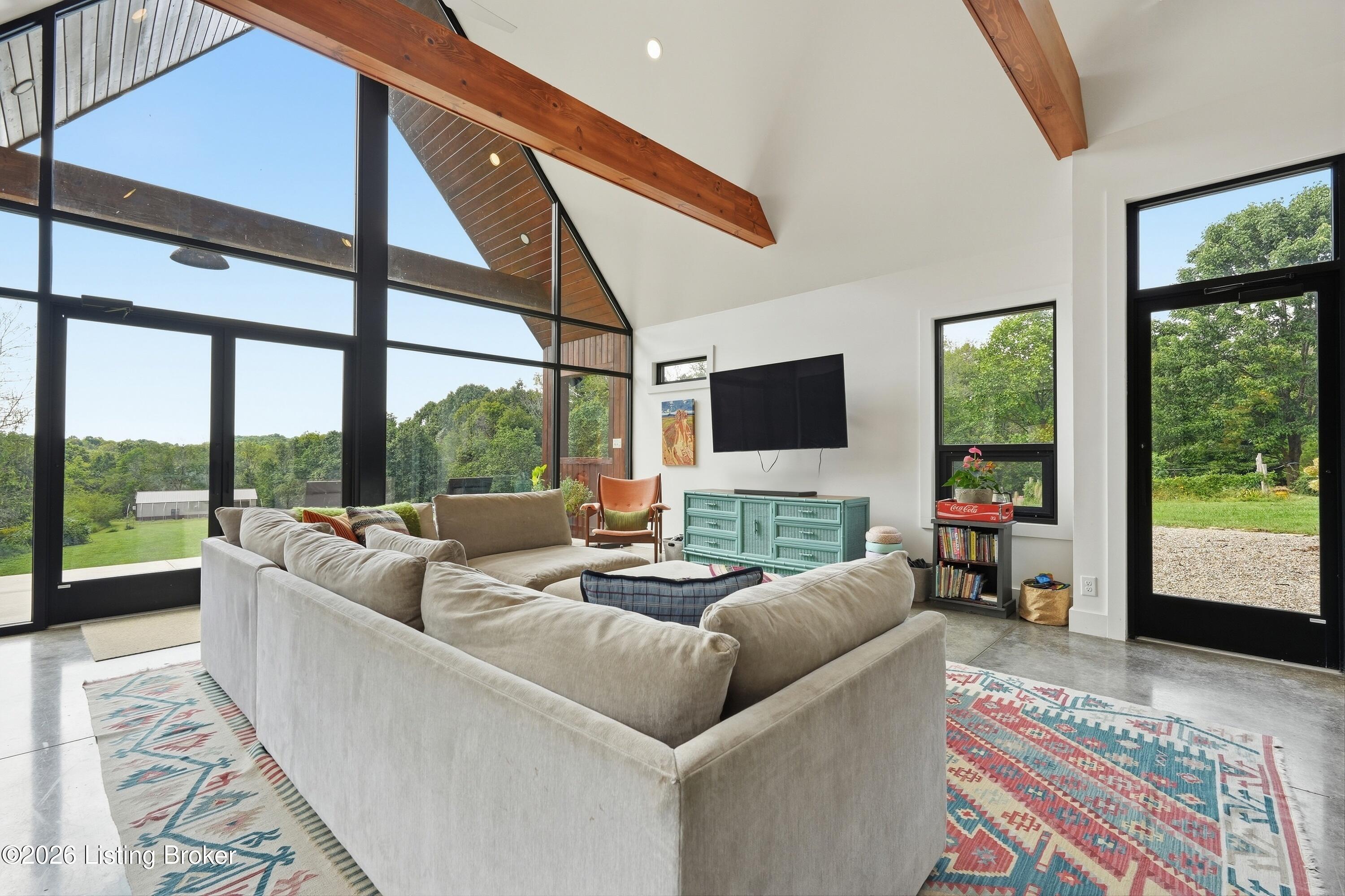 450 Pea Ridge Rd Property Photo 8