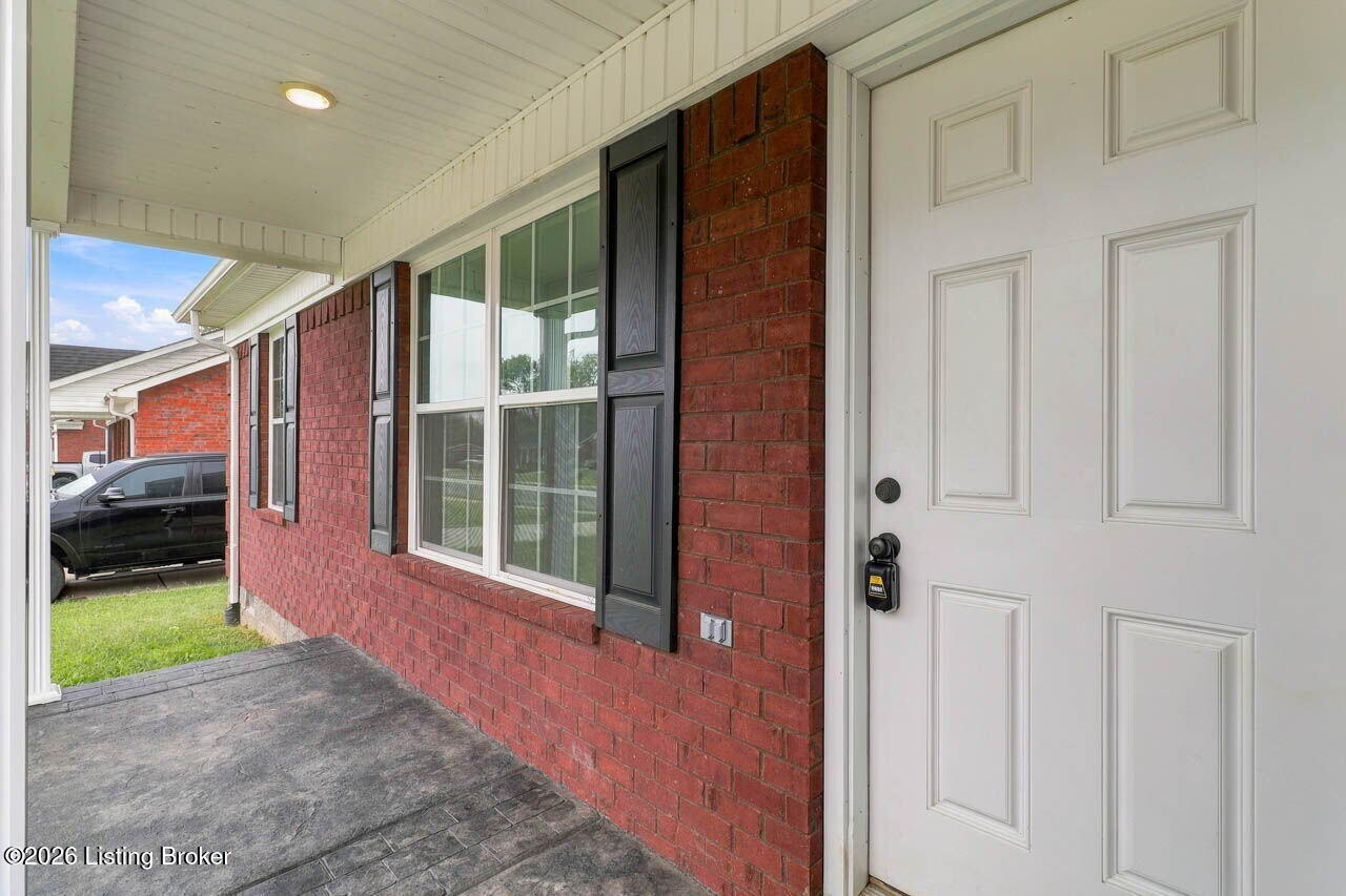 117 Shallow Springs Ct Property Photo 6