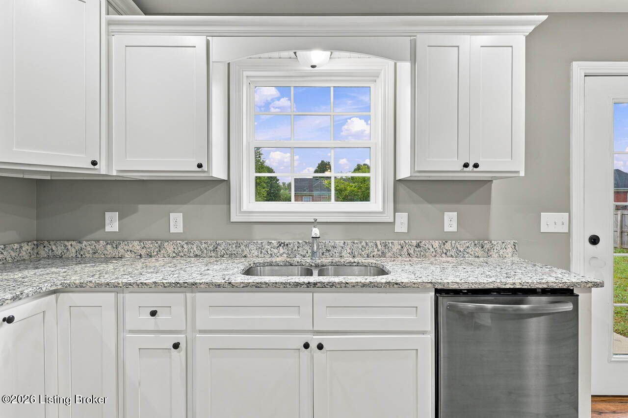 117 Shallow Springs Ct Property Photo 16