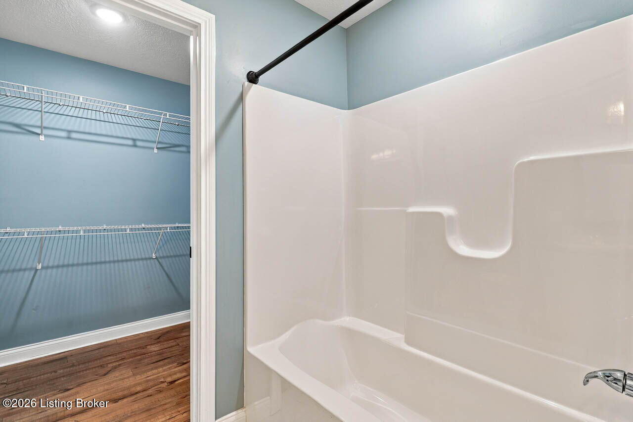 117 Shallow Springs Ct Property Photo 24