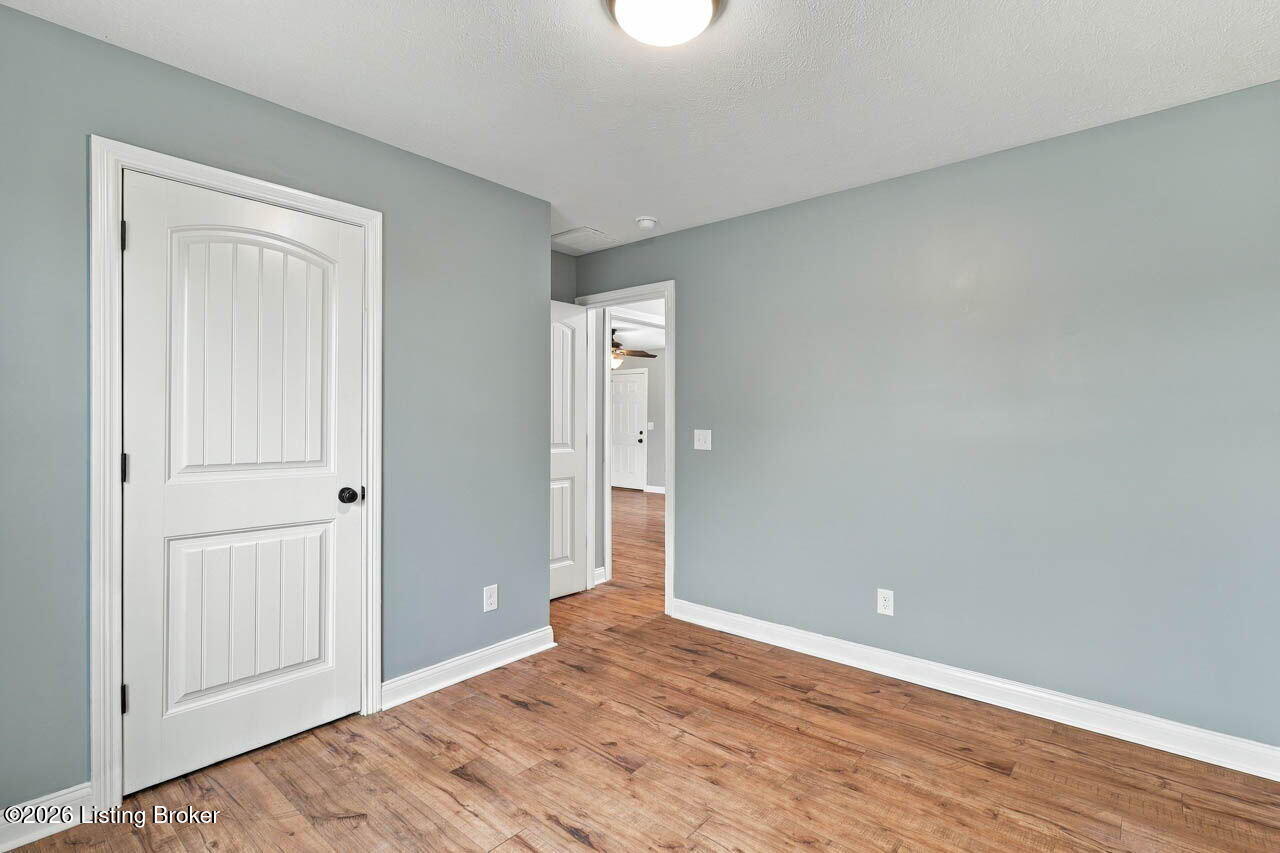 117 Shallow Springs Ct Property Photo 28