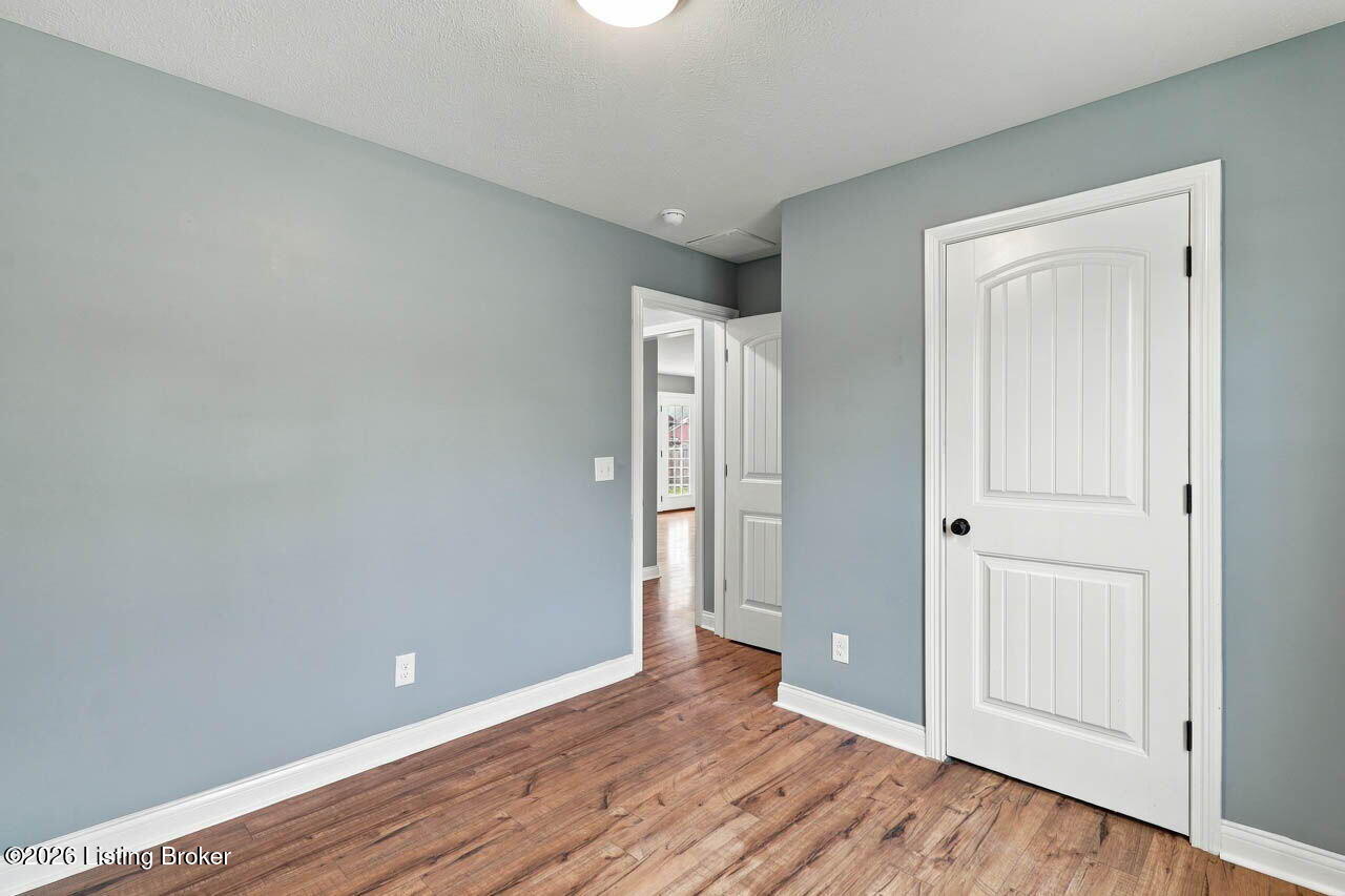 117 Shallow Springs Ct Property Photo 32