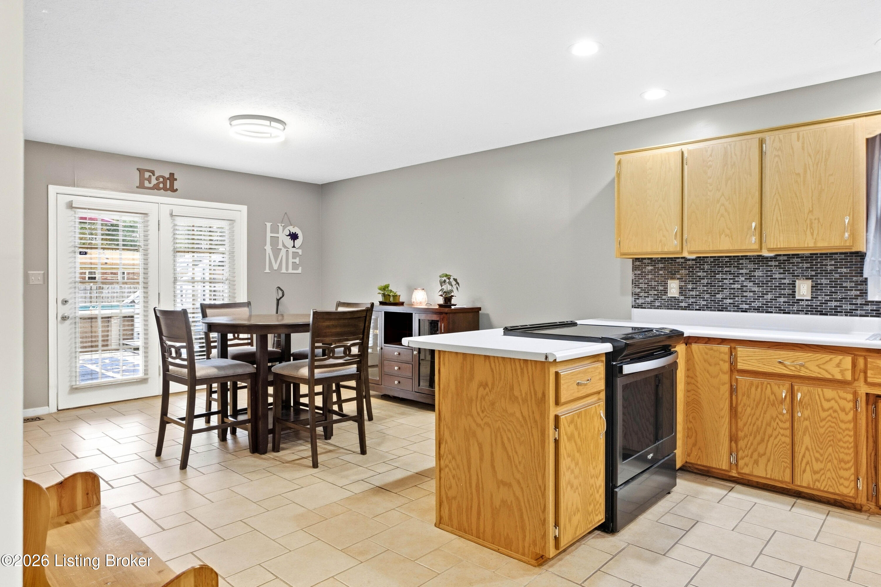 5523 Vevia Pl Property Photo 6