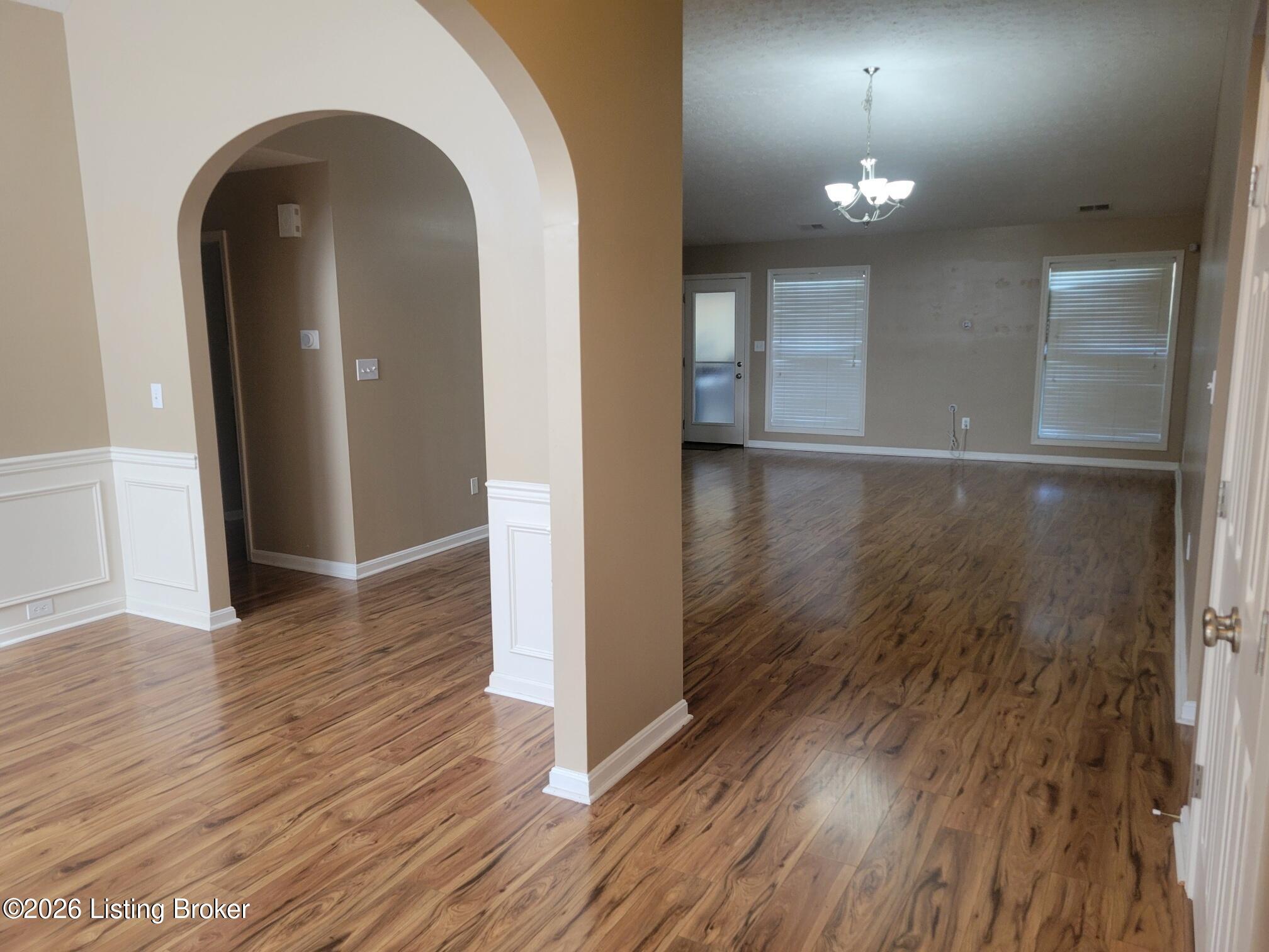 10507 Waycross Ave Property Photo 3