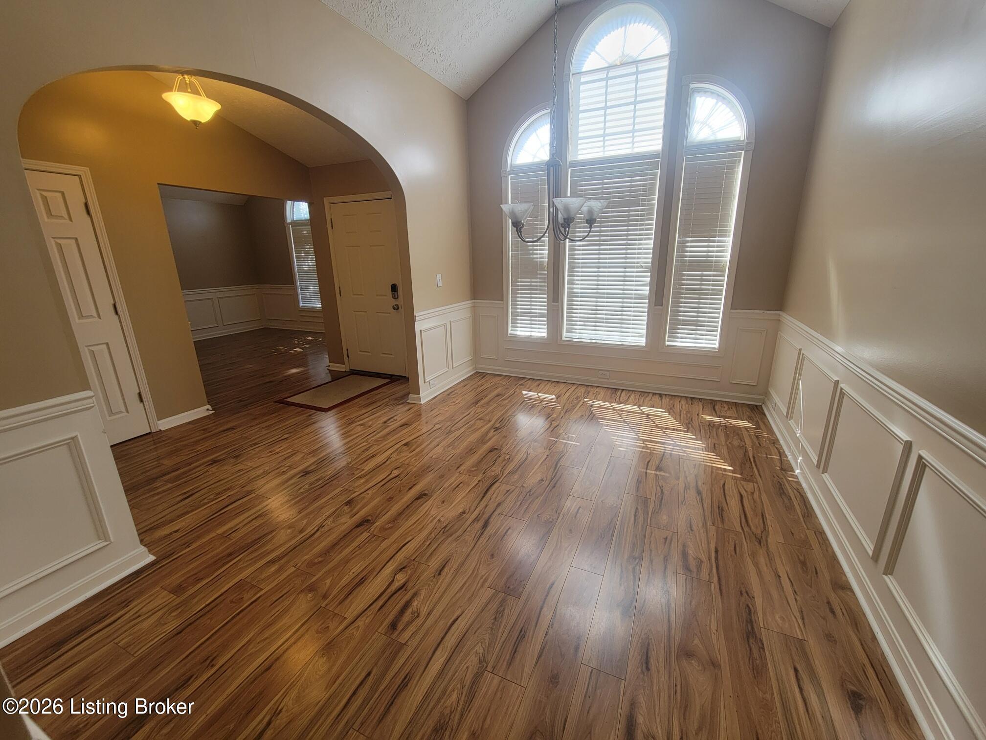 10507 Waycross Ave Property Photo 7