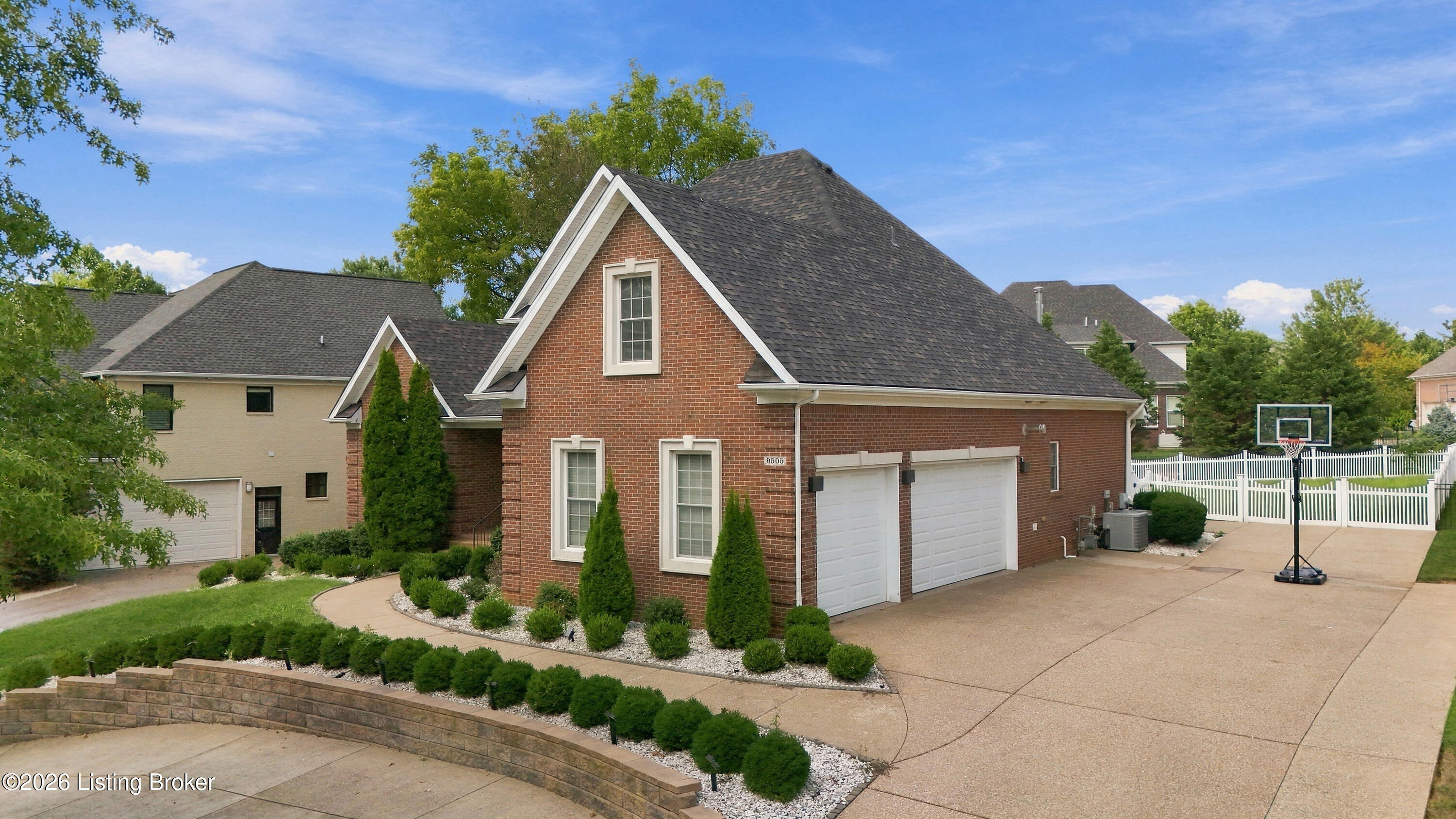 9505 Hayden Creek Ct Property Photo 4