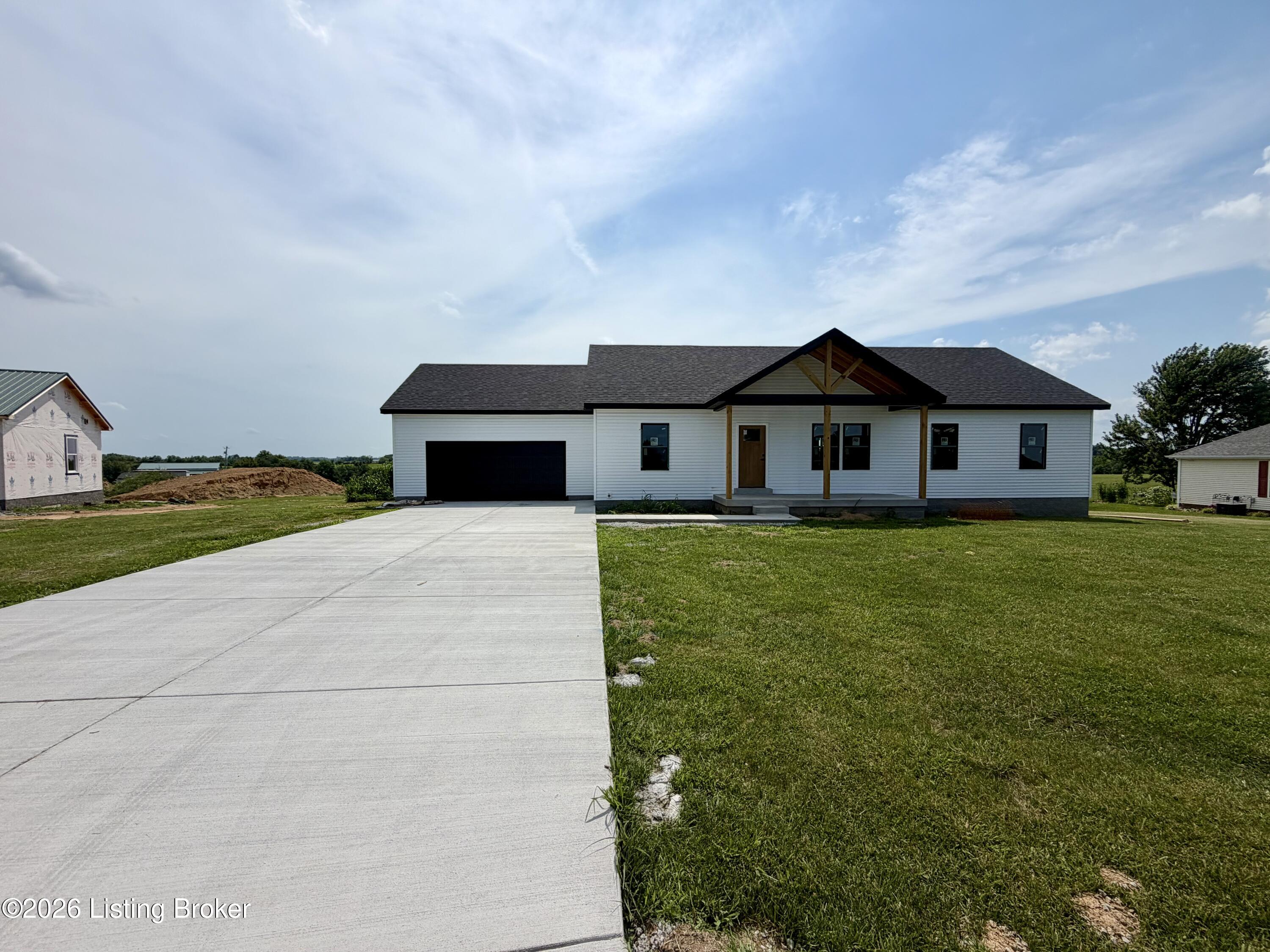 377 Mcmurtry Ln Property Photo 2