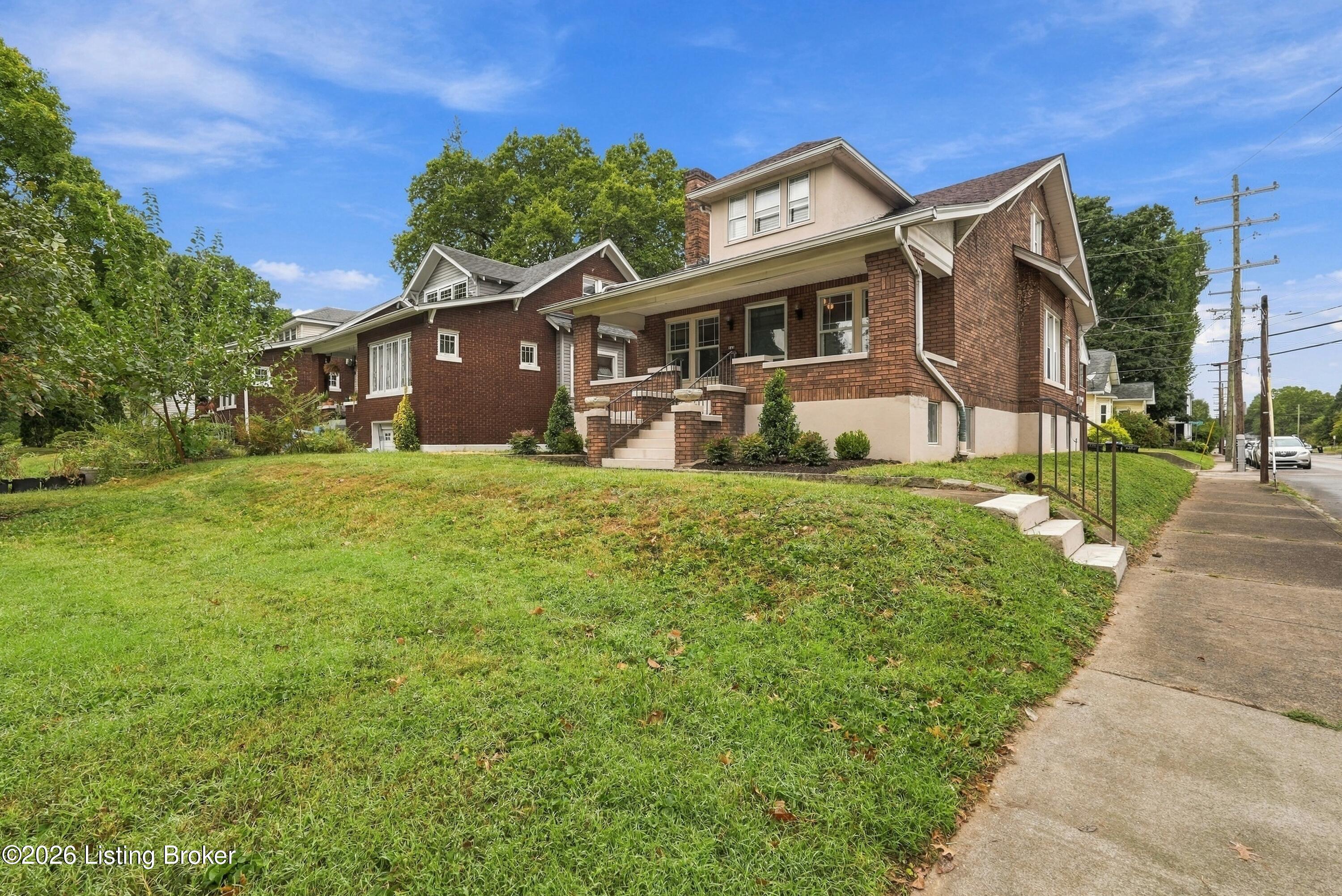 945 Eastern Pkwy Property Photo 3