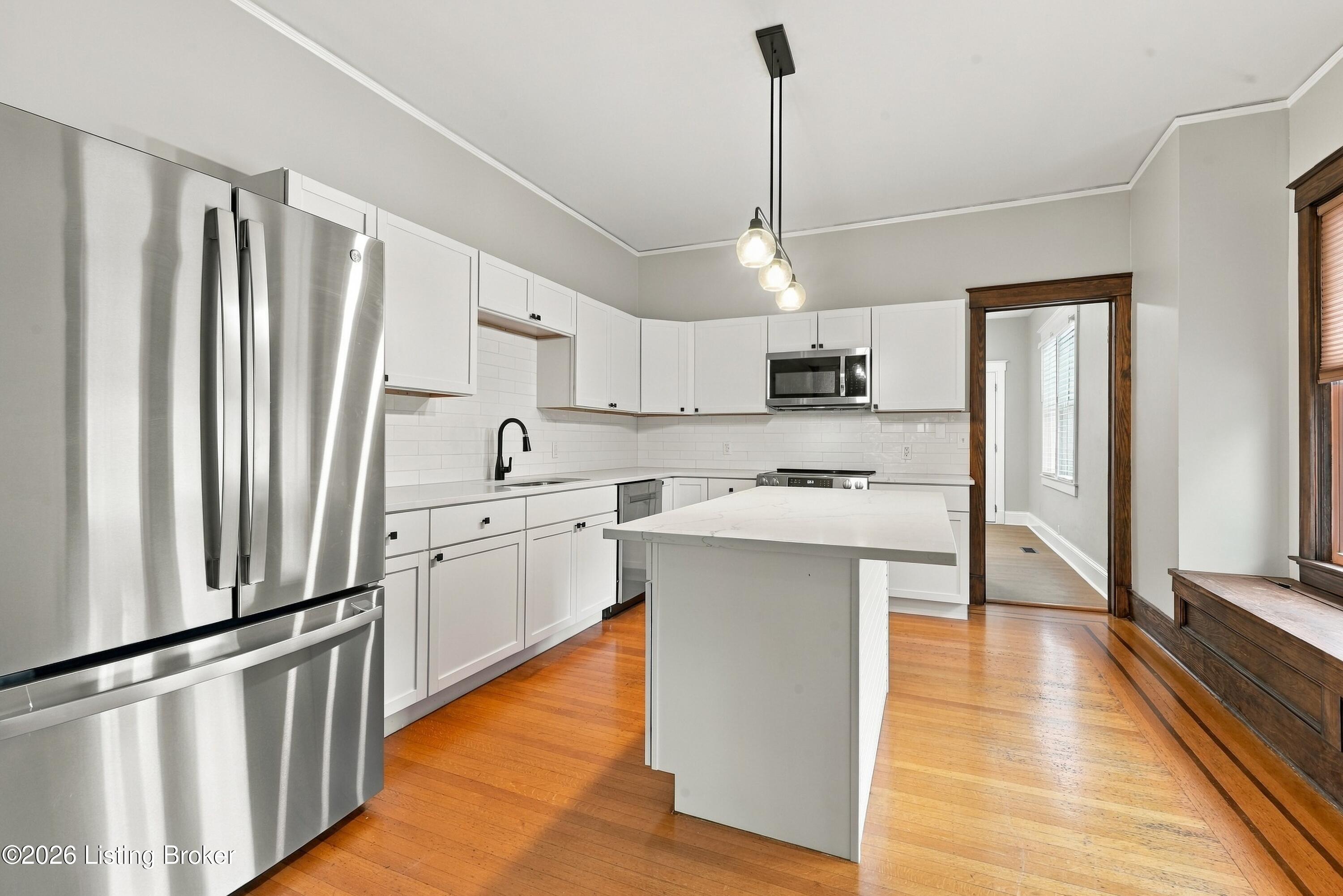 945 Eastern Pkwy Property Photo 11
