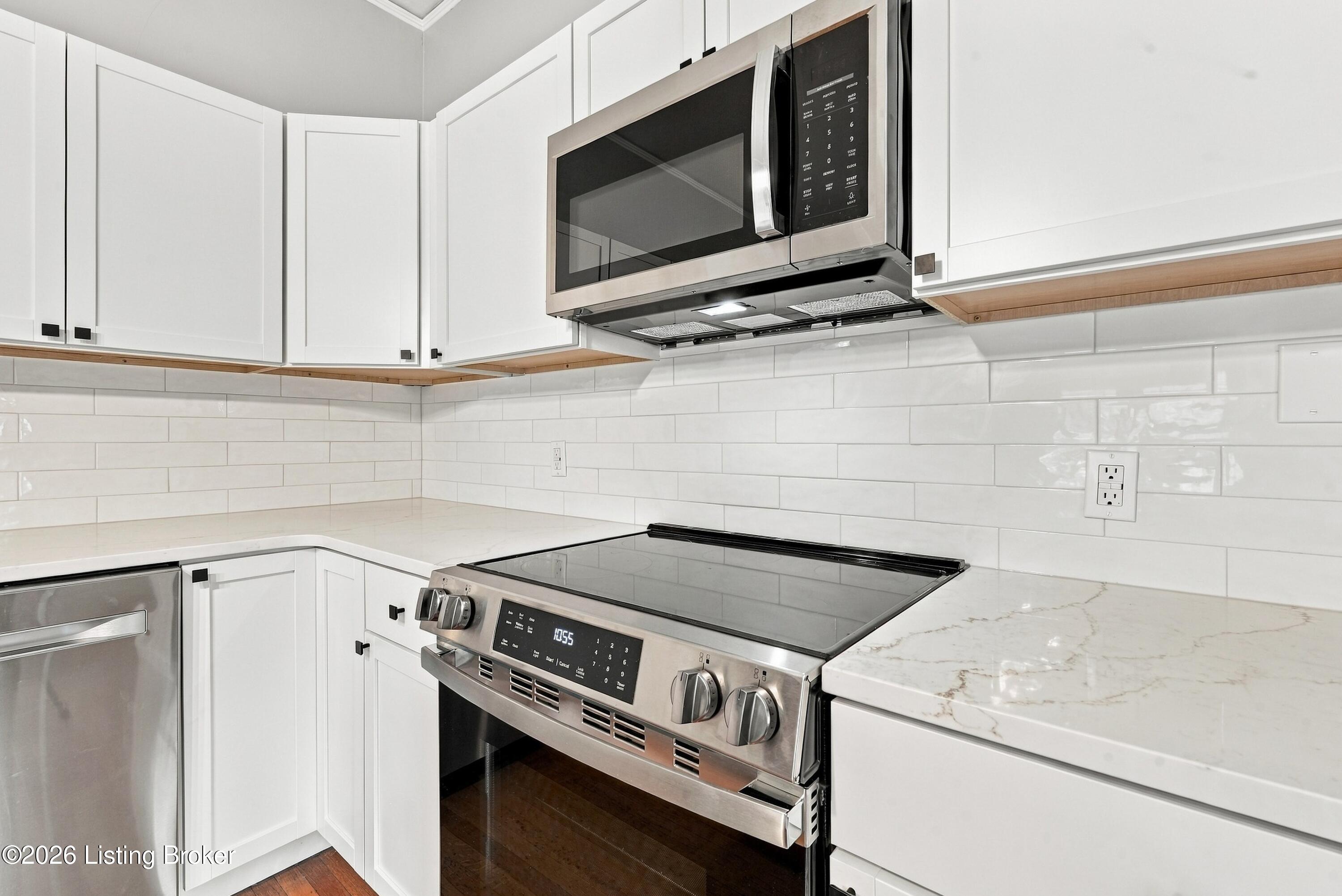 945 Eastern Pkwy Property Photo 13