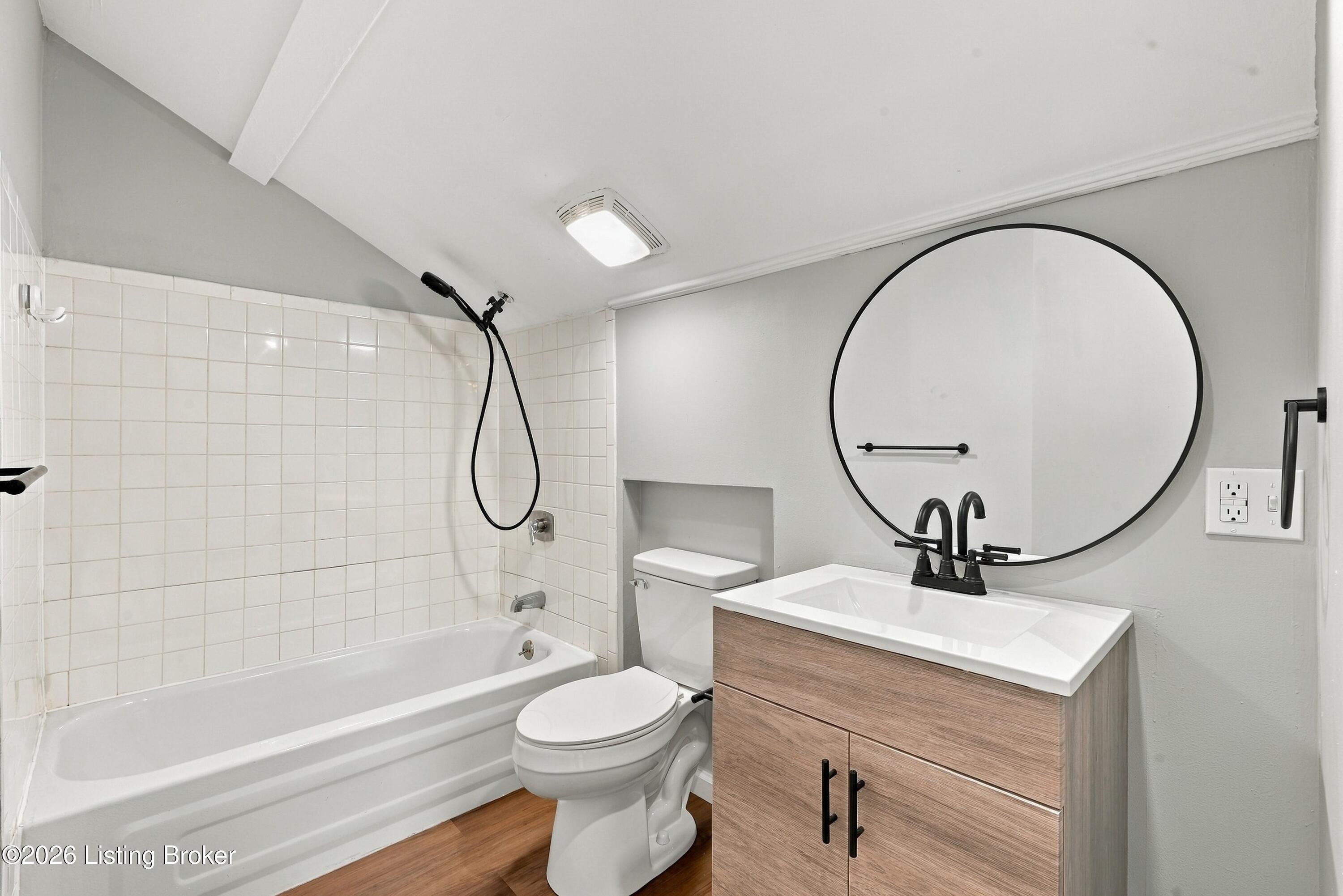 945 Eastern Pkwy Property Photo 32