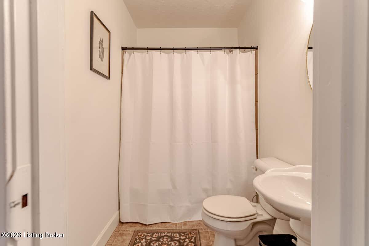 824 N Main St Property Photo 16