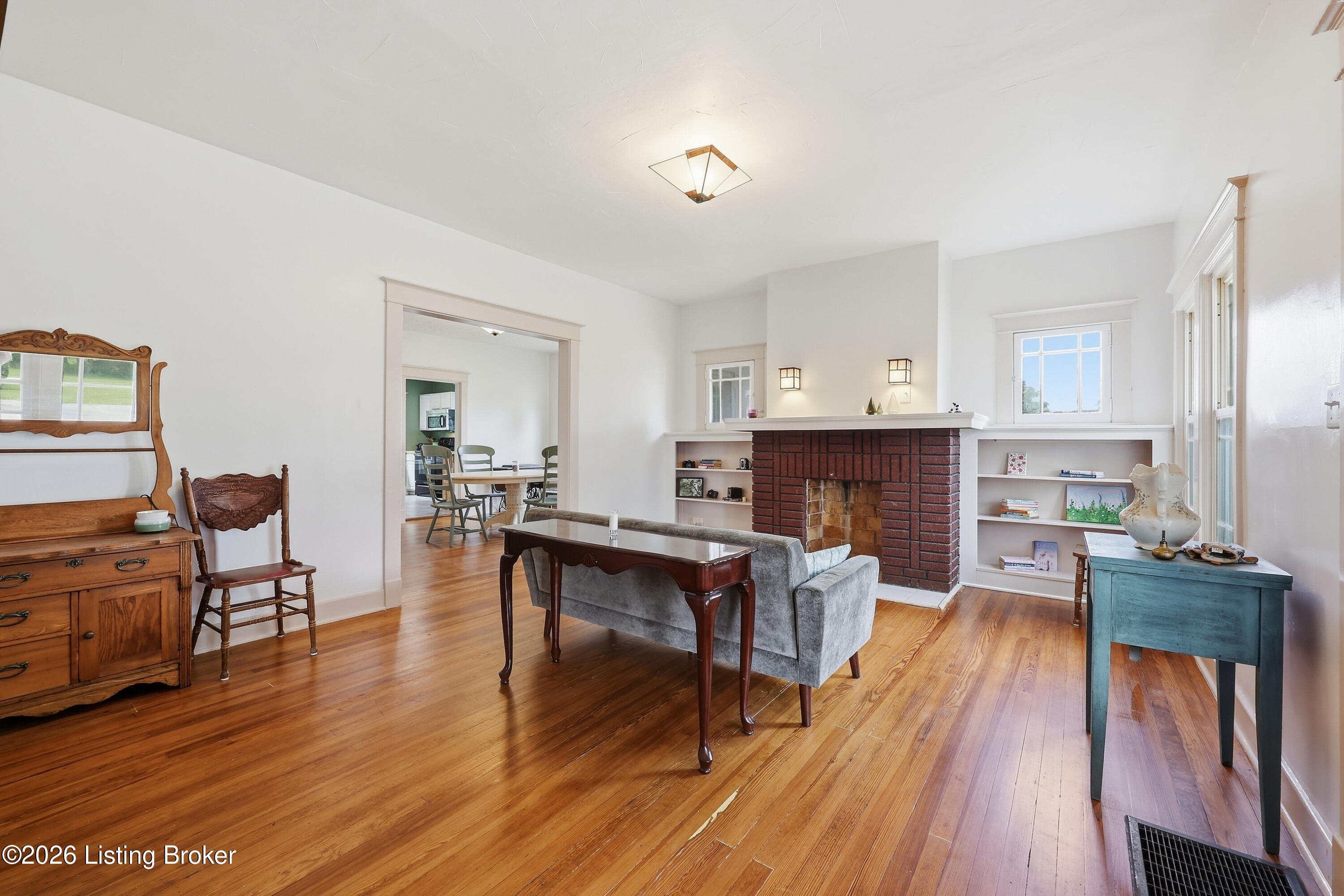 108 1st St Property Photo 11