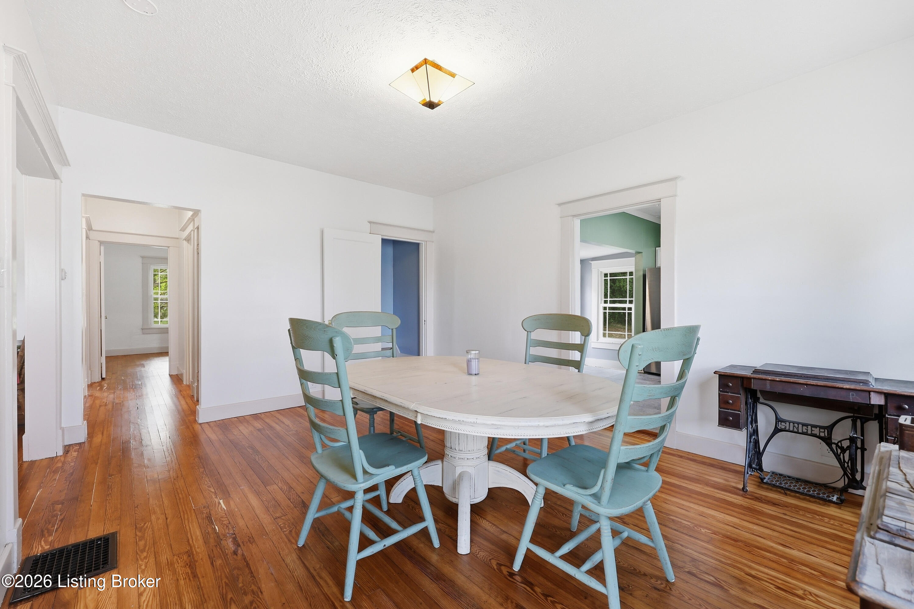 108 1st St Property Photo 13