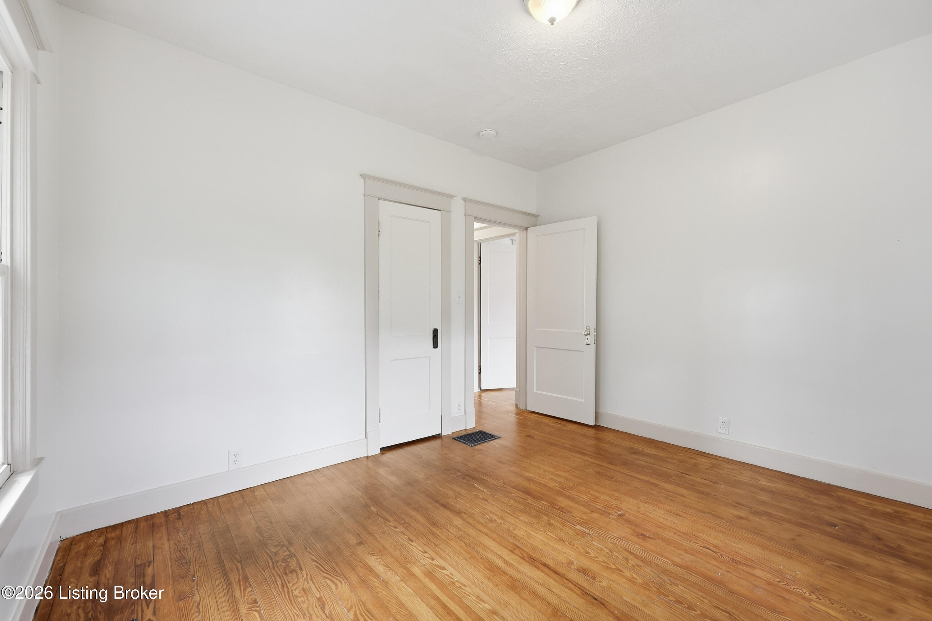 108 1st St Property Photo 26