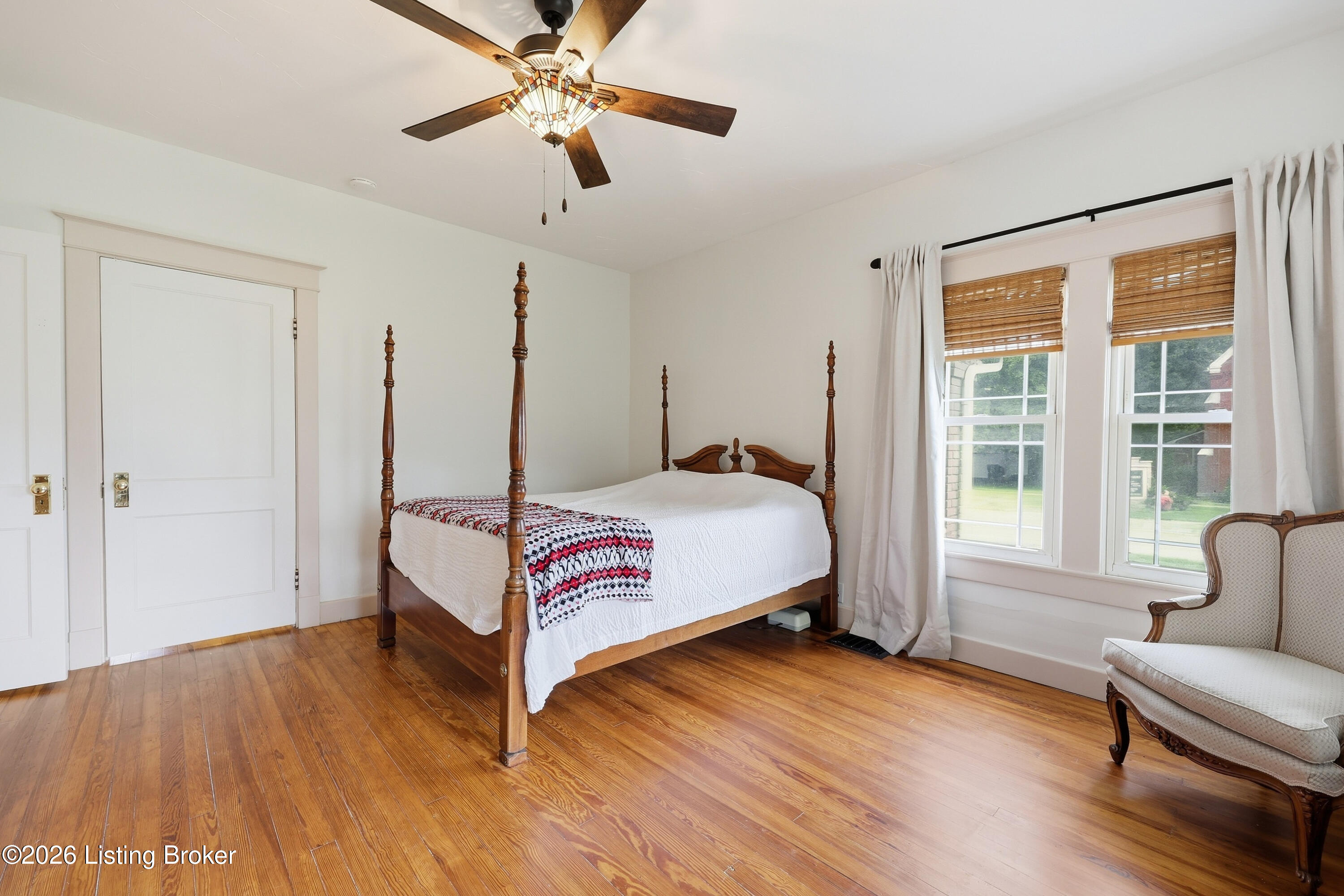 108 1st St Property Photo 29