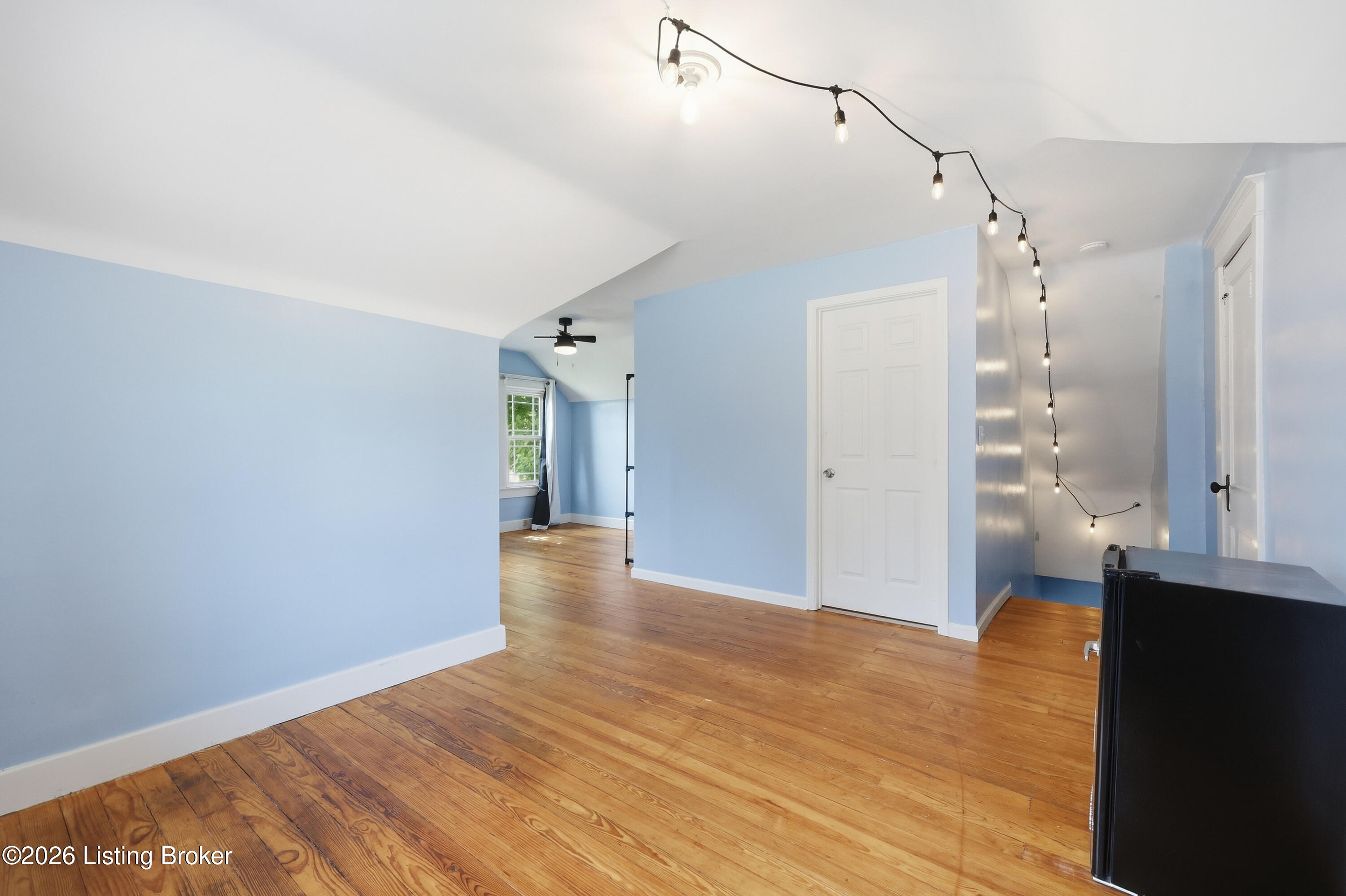 108 1st St Property Photo 34