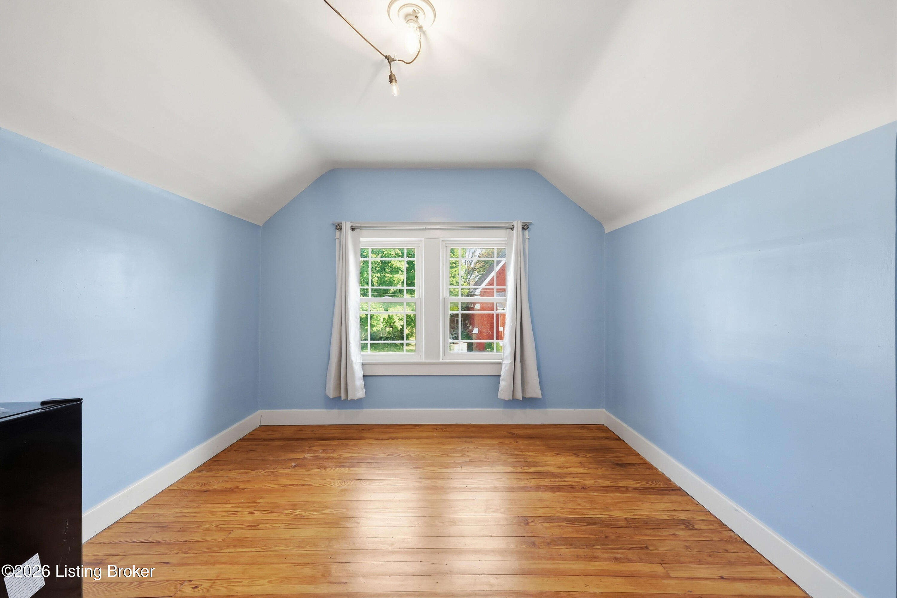 108 1st St Property Photo 35